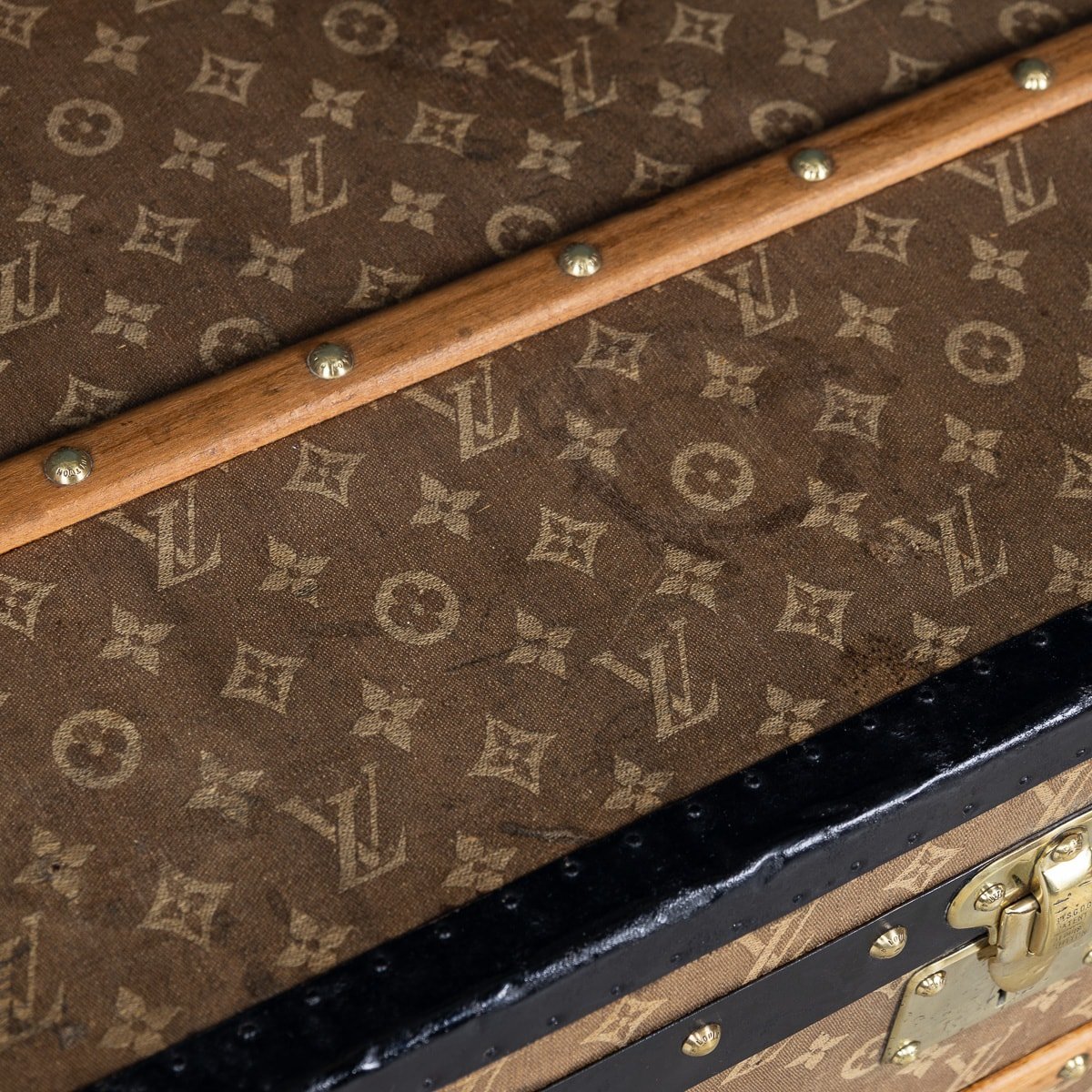 PUSHKIN'S - ANTIQUE 20thC LOUIS VUITTON TRUNK IN WOVEN CANVAS, FRANCE c.1900 - 24.jpg