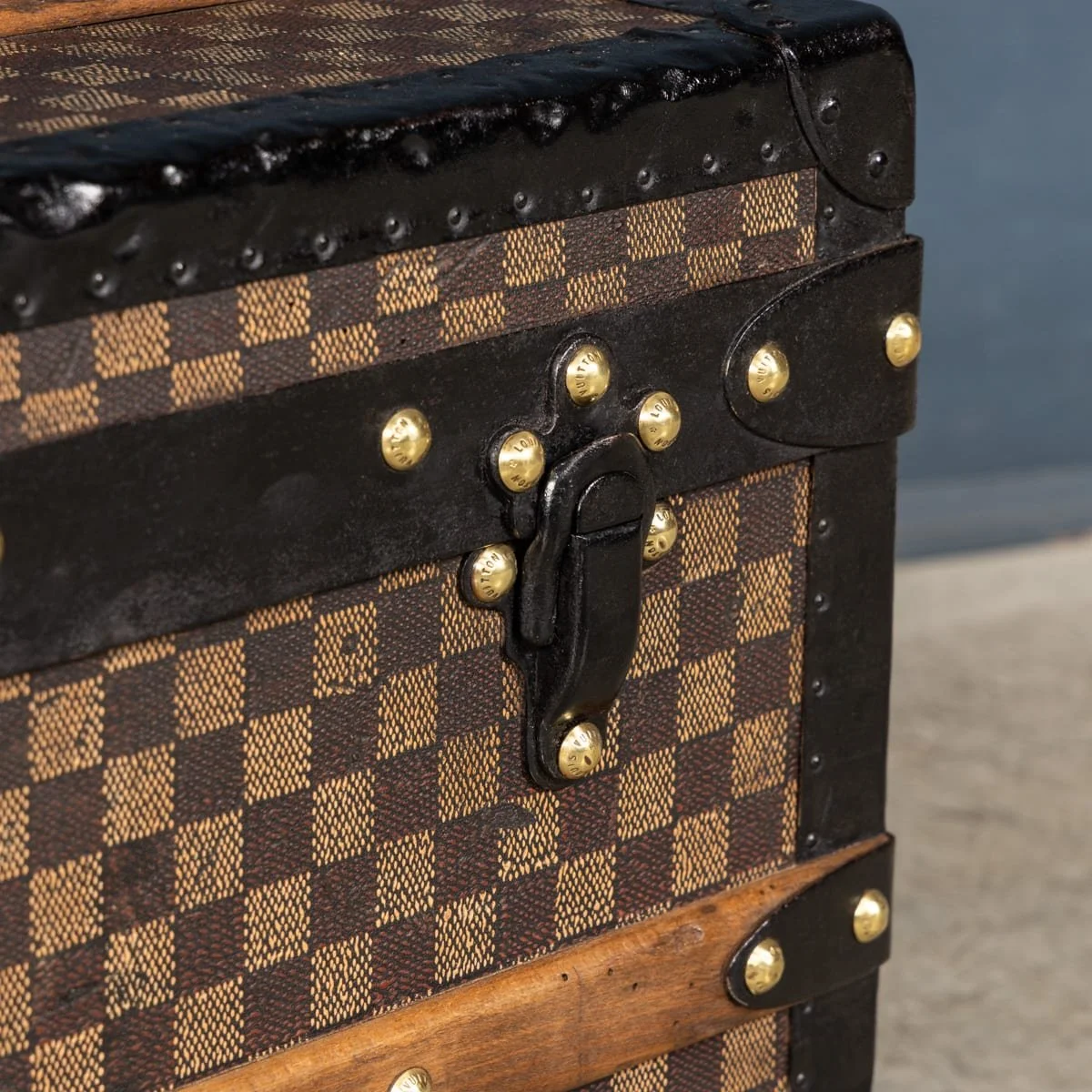 PUSHKINS.COM - B12264w - ANTIQUE 19thC LOUIS VUITTON TRUNK IN DAMIER CANVAS, FRANCE c.1890 - 29.jpg