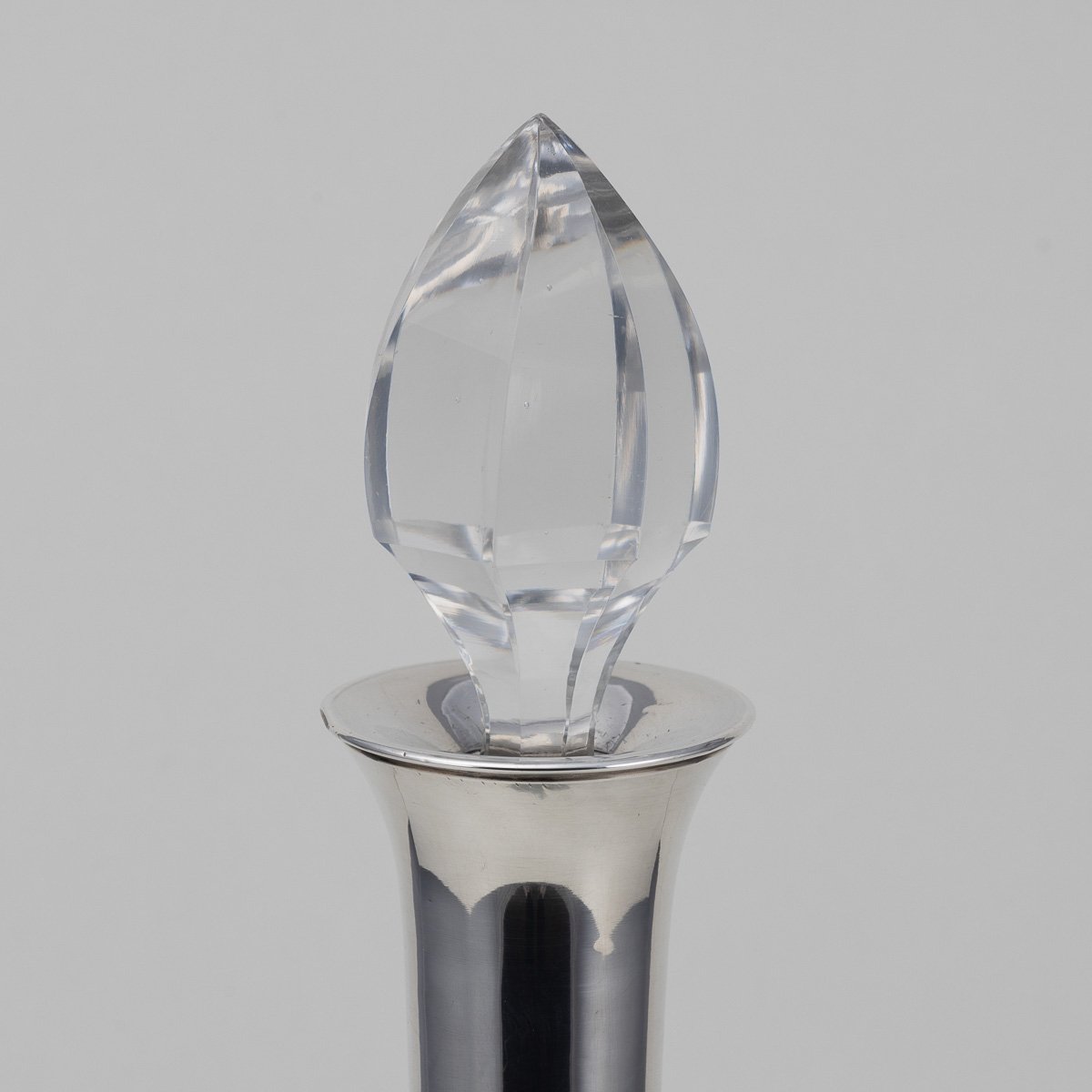 PUSHKINS.COM - D11164 - STUNNING 20thC FRENCH ART DECO SOLID SILVER & CUT GLASS DECANTER c.1920 - 07.jpg