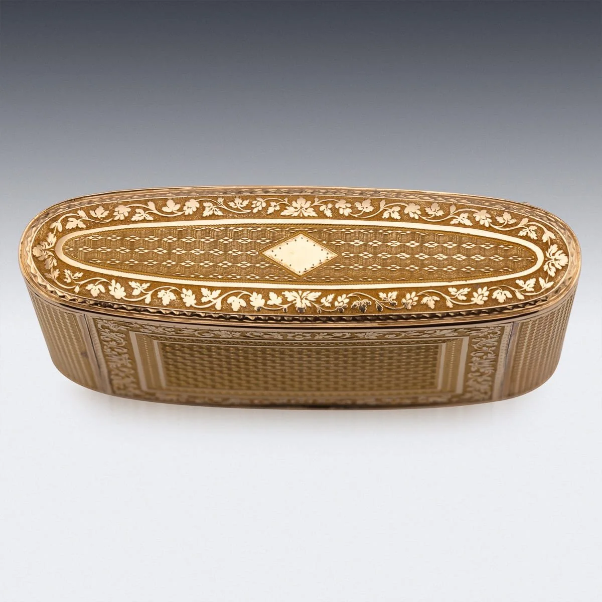 PUSHKINS.COM - A00144 - ANTIQUE 19thC SWISS 18K SOLID GOLD SNUFF BOX, GENEVA c.1840 - 05.jpg