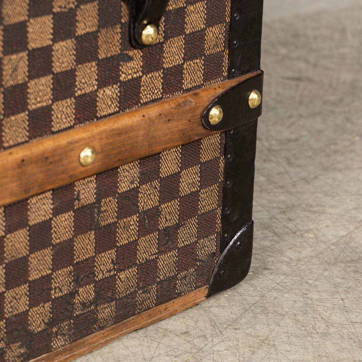 PUSHKINS.COM - B12264w - ANTIQUE 19thC LOUIS VUITTON TRUNK IN DAMIER CANVAS, FRANCE c.1890 - 28.jpg