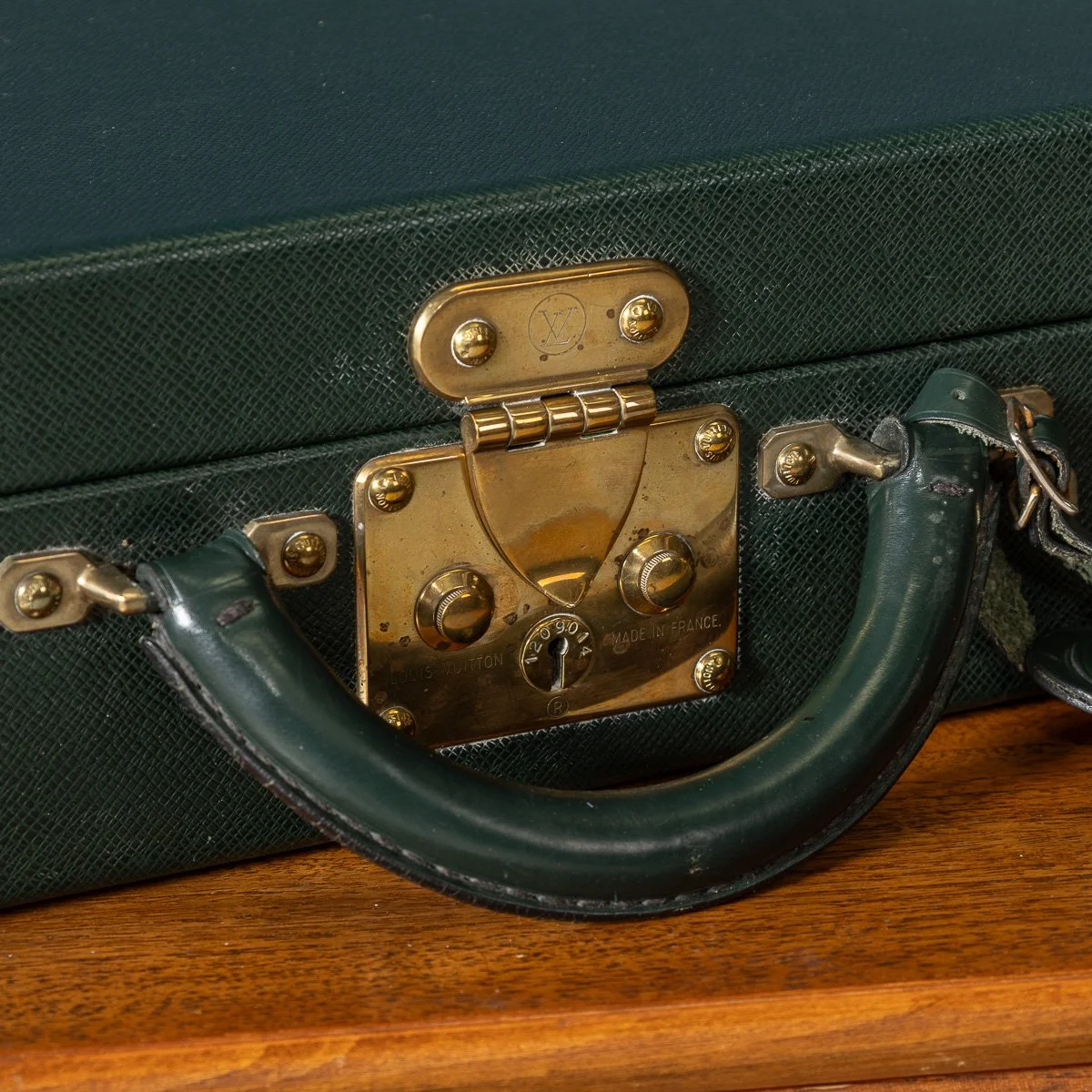 PUSHKINS.COM - B11505 - 20thC LOUIS VUITTON PRESIDENTIAL BRIEFCASE IN GREEN "TAIGA" LEATHER, FRANCE - 22.jpg