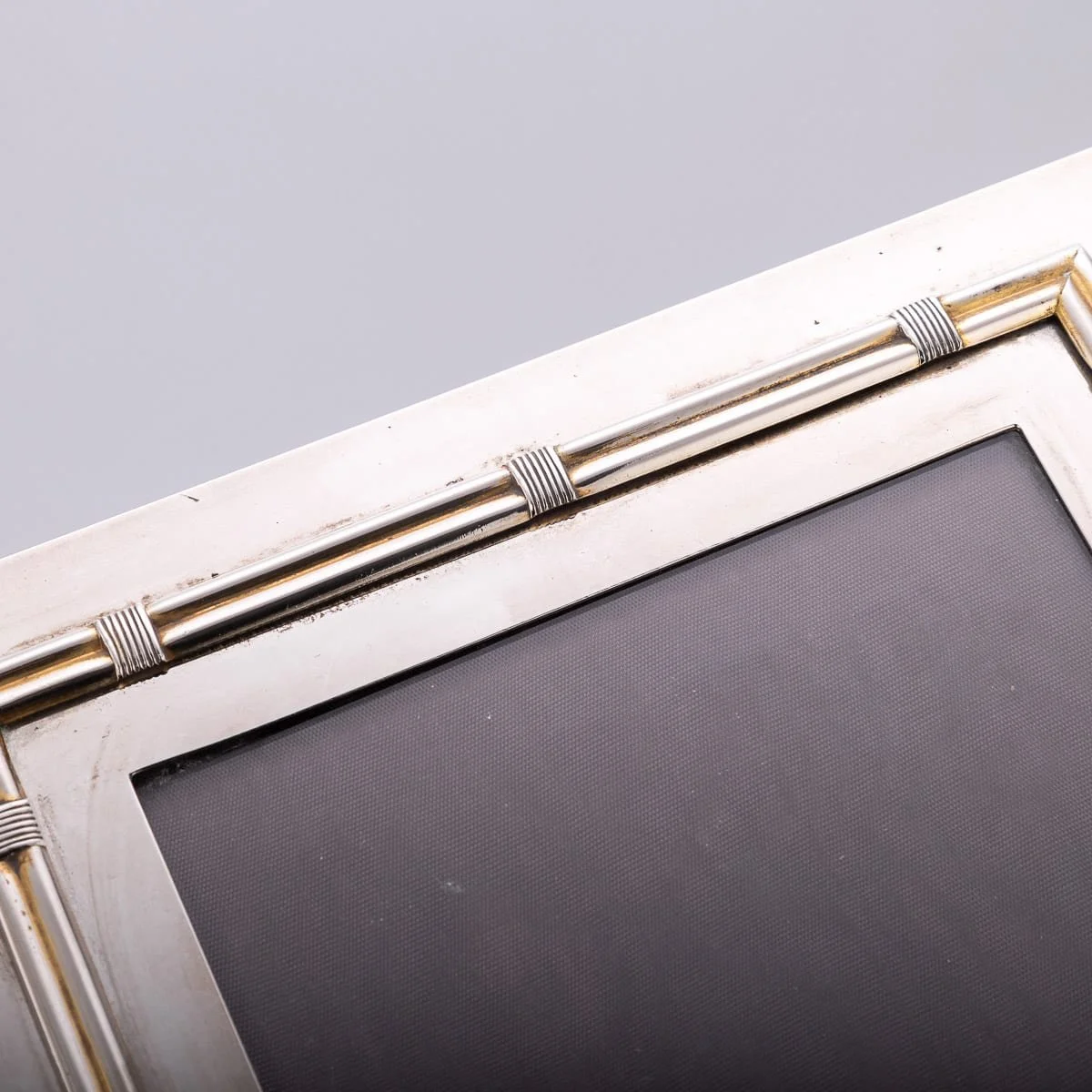 PUSHKINS.COM - J12071 - VINTAGE 20thC ITALIAN SILVER PLATED PHOTOGRAPH FRAME BY GUCCI - 06.jpg
