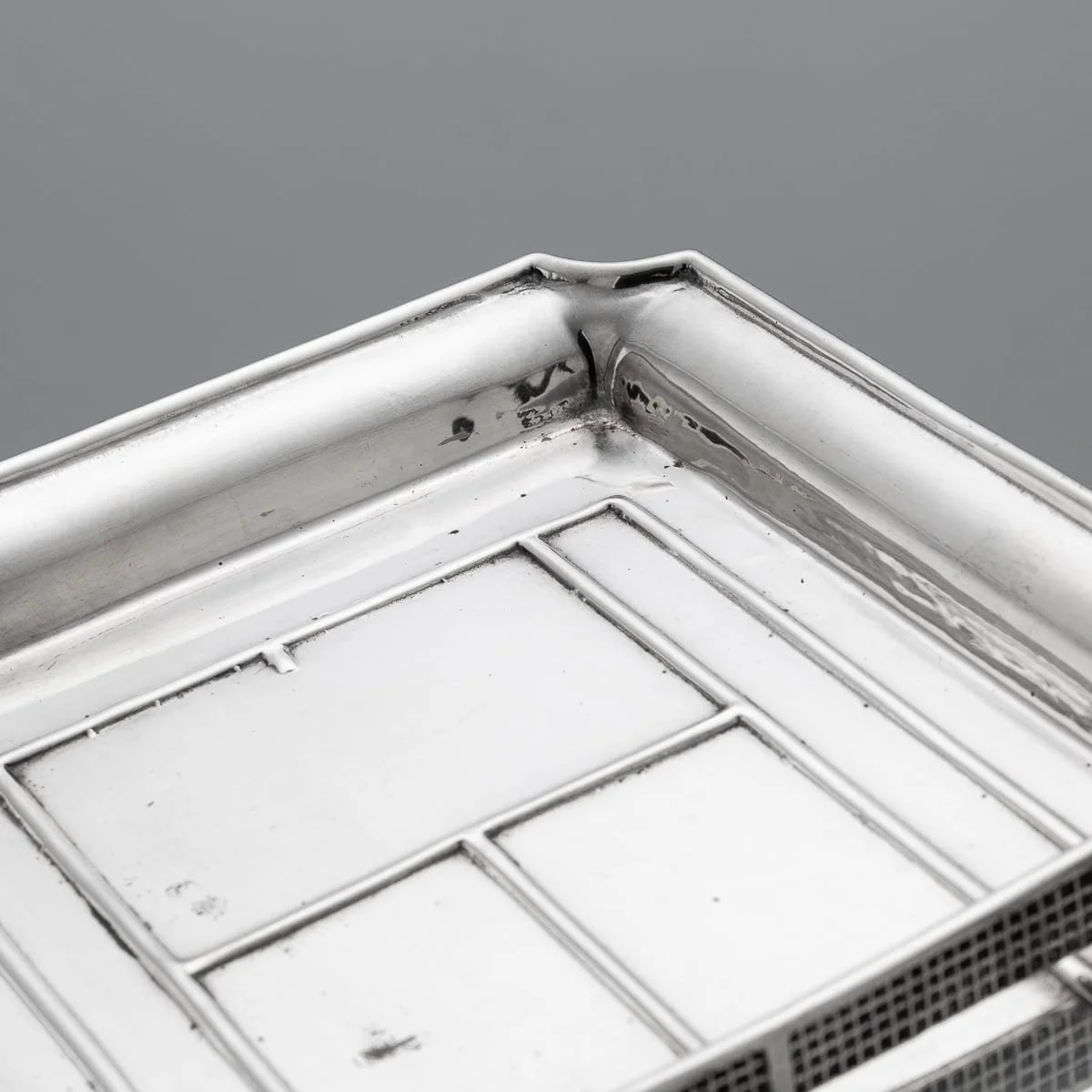 PUSHKINS.COM - J11899 - VINTAGE 20thC SPANISH SILVER PLATED LARGE 'TENNIS COURT' ASHTRAY c.1960 - 09.jpg