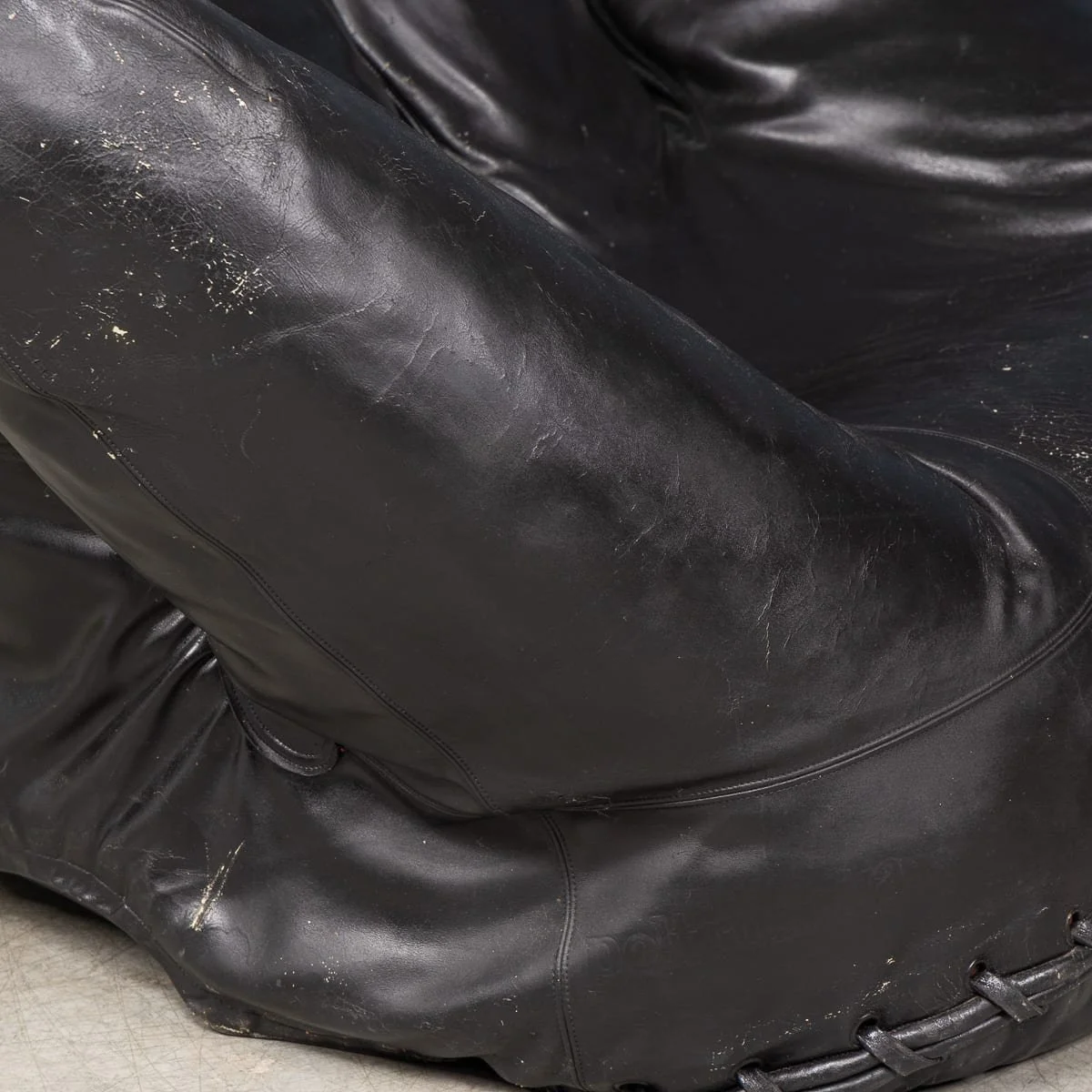 PUSHKINS.COM - B12043d - A 20thC "JOE" ARMCHAIR BY JONATHAN DE PAS, DONATO D'URBINO AND PAOLO LOMAZZI - 41.jpg