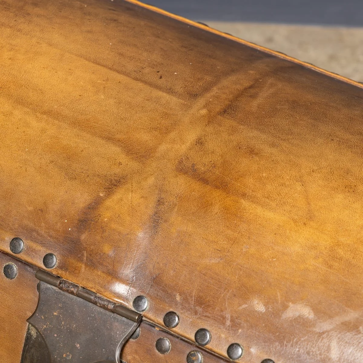 PUSHKINS.COM - D11766 - ANTIQUE 18thC CYLINDRICAL COACH TRUNK - 35.jpg