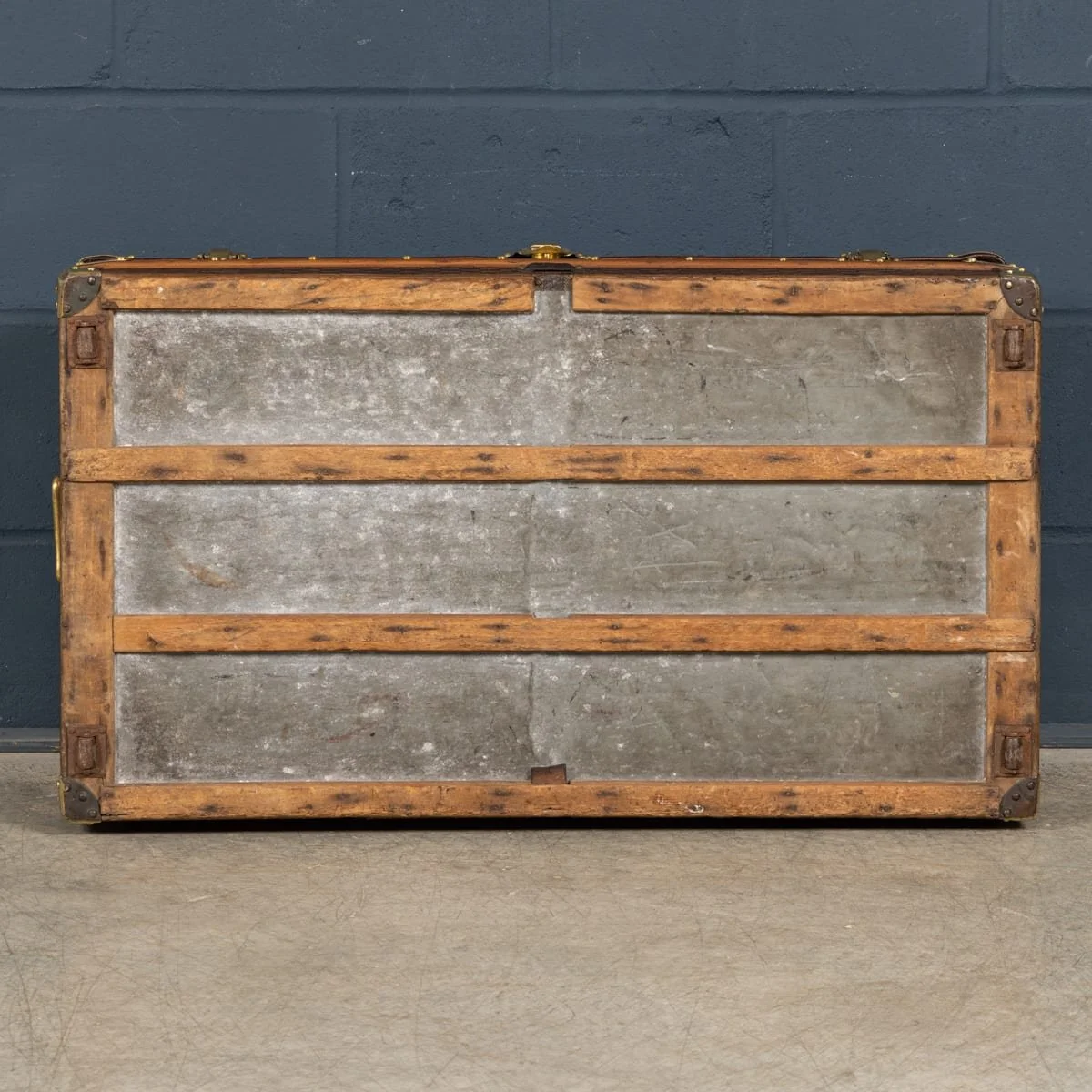 PUSHKINS.COM - B12256w - ANTIQUE 19thC LOUIS VUITTON STEAMER TRUNK IN DAMIER CANVAS, FRANCE c.1890 - 09.jpg
