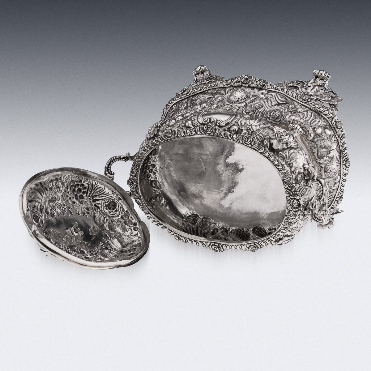 PUSHKINS.COM - B00060 - ANTIQUE 19thC GEORGIAN SOLID SILVER SOUP TUREEN BY EDWARD FARRELL, LONDON c.1823 - 08.jpg