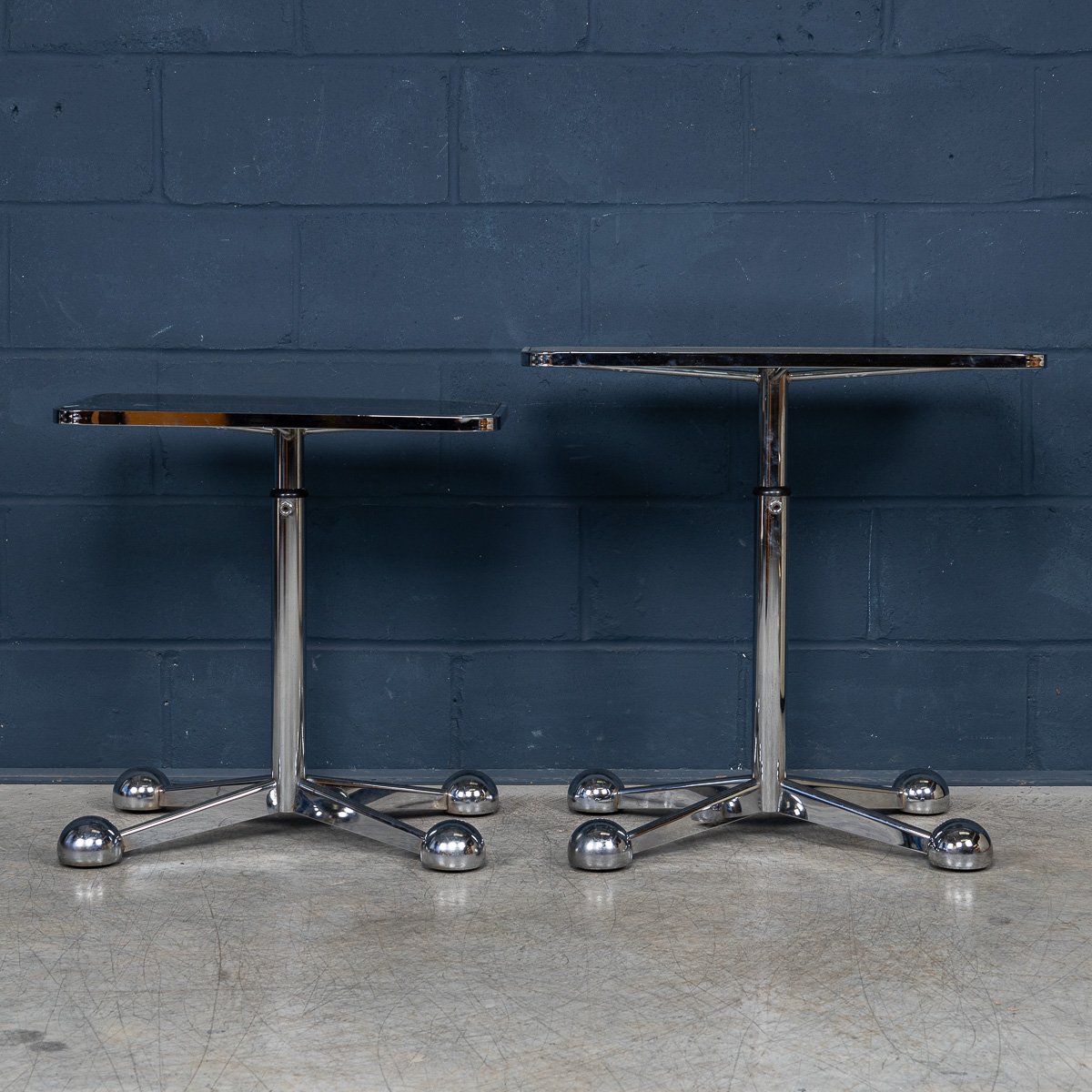 PUSHKINS.COM - B11301 - 20thC ITALIAN PAIR OF GRADUATED TELESCOPIC TABLES BY ARREDAMENTI ALLEGRI c.1970 - 08.jpg