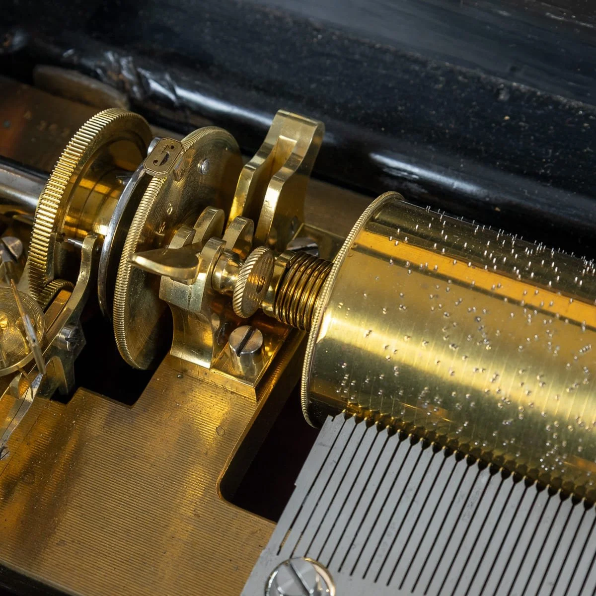 PUSHKINS.COM - NS11522 - ANTIQUE 19thC SWISS MADE CYLINDER MUSIC BOX BY LECOULTRE FRÈRES OF GENEVA c.1880 - 21.jpg