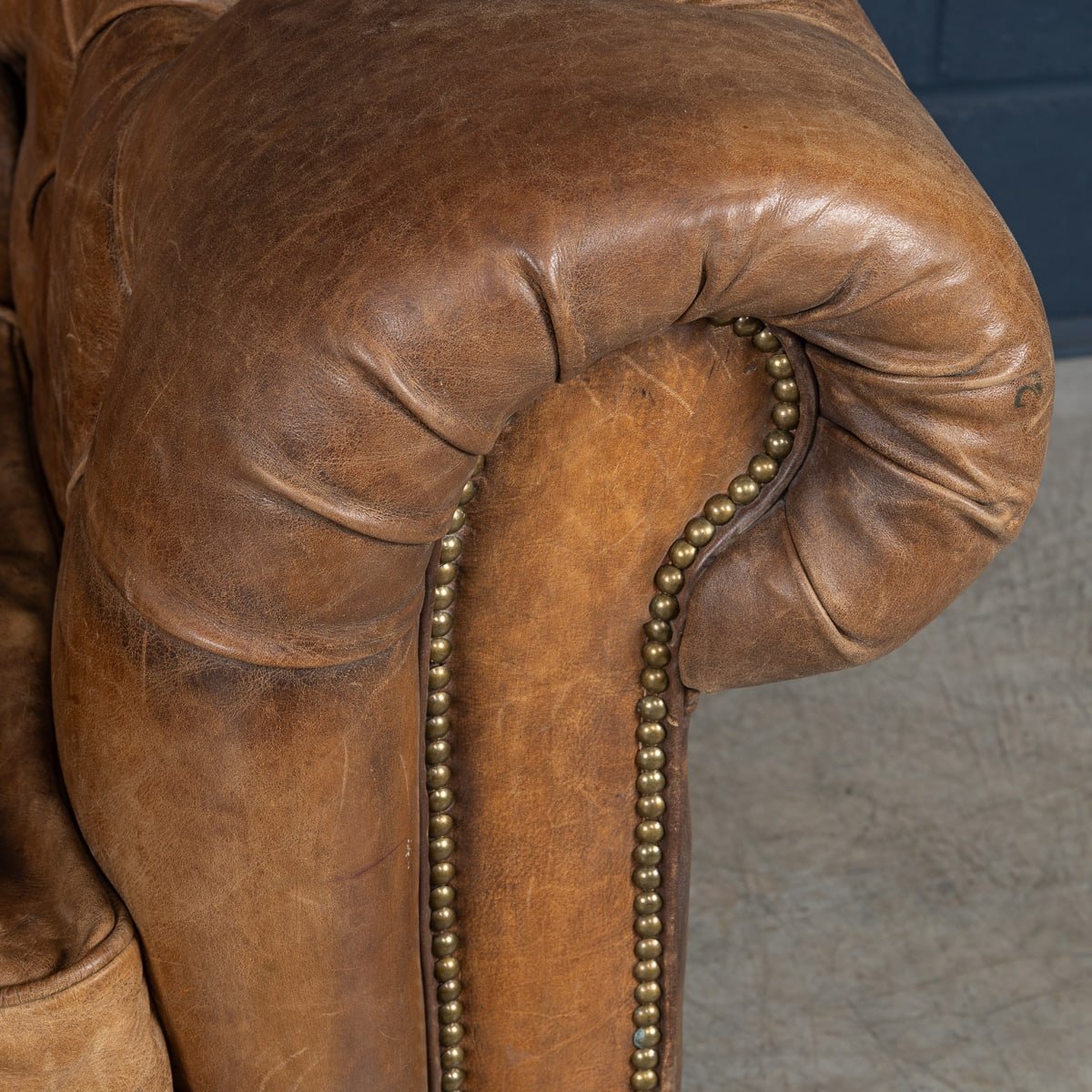 PUSHKINS.COM - B11240 - VINTAGE 20thC ENGLISH BROWN LEATHER CHESTERFIELD ARMCHAIR BY HALO - 16.jpg