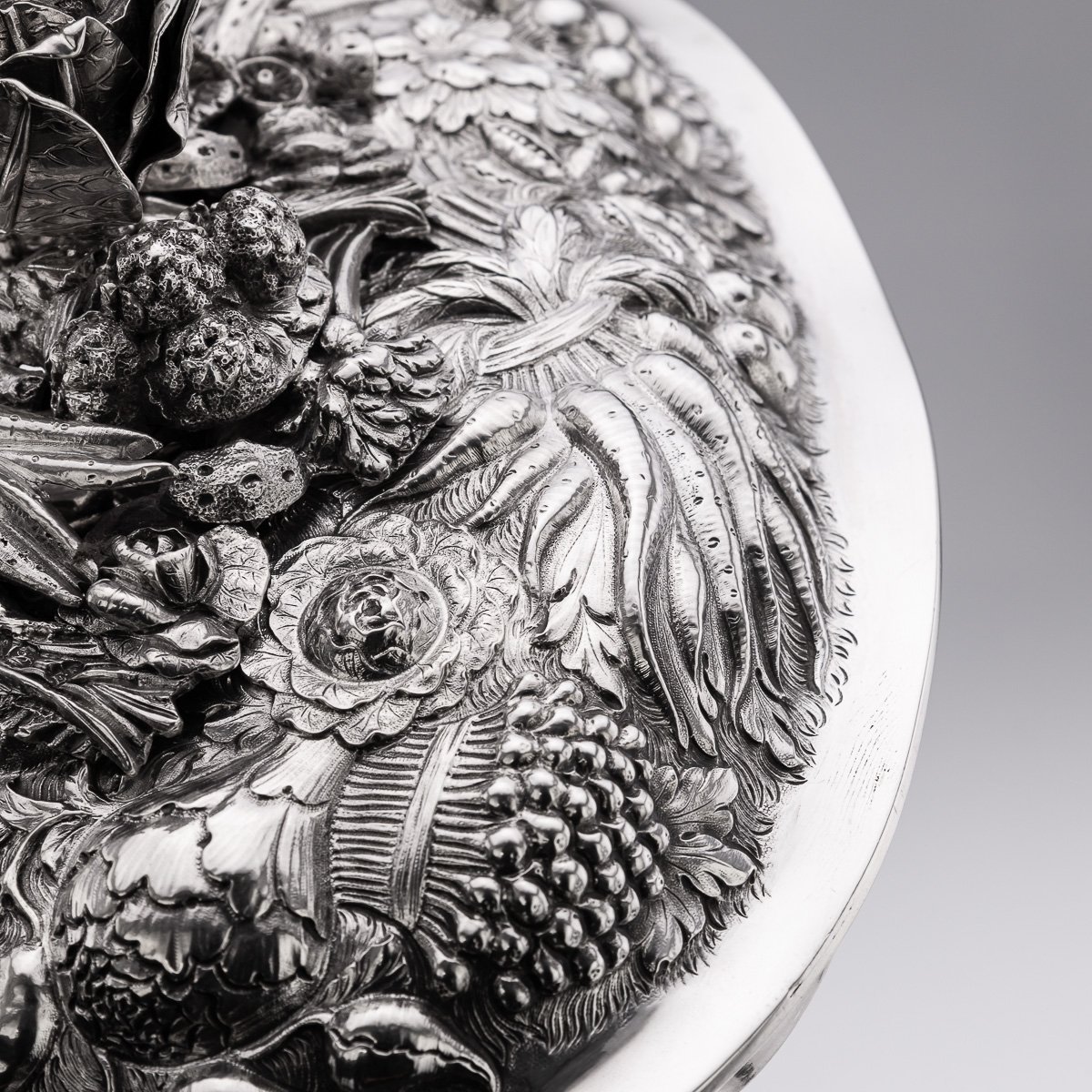 PUSHKINS.COM - B00060 - ANTIQUE 19thC GEORGIAN SOLID SILVER SOUP TUREEN BY EDWARD FARRELL, LONDON c.1823 - 19.jpg