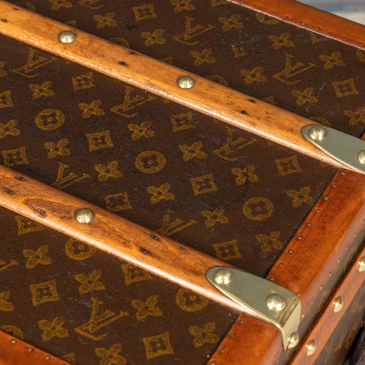 PUSHKINS.COM - B12252w - ANTIQUE 20thC LOUIS VUITTON SHOE TRUNK IN MONOGRAM CANVAS, FRANCE c.1920 - 34.jpg