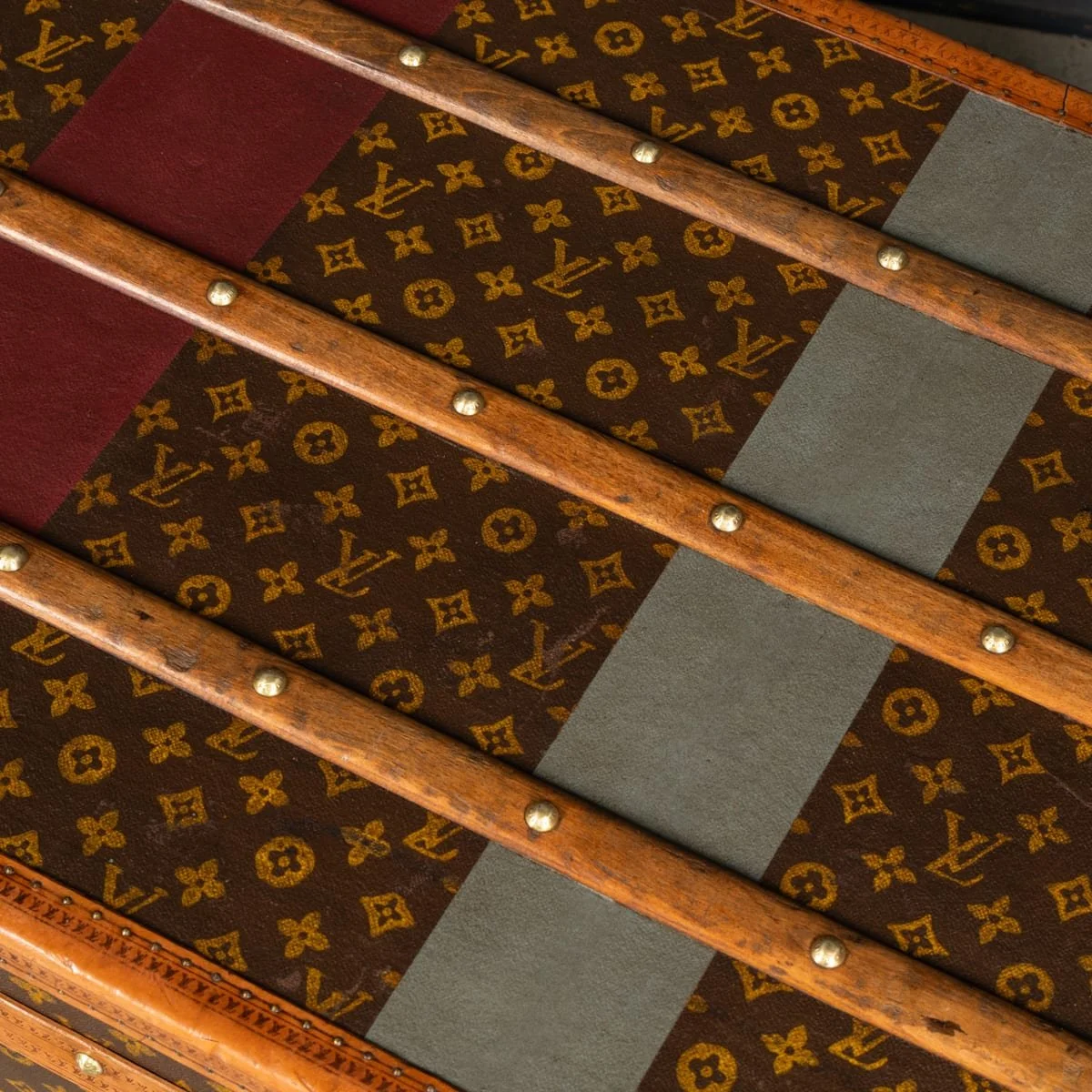 PUSHKINS.COM - B12254 - ANTIQUE 20thC LOUIS VUITTON STEAMER TRUNK IN MONOGRAM CANVAS, FRANCE c.1920 - 42.jpg