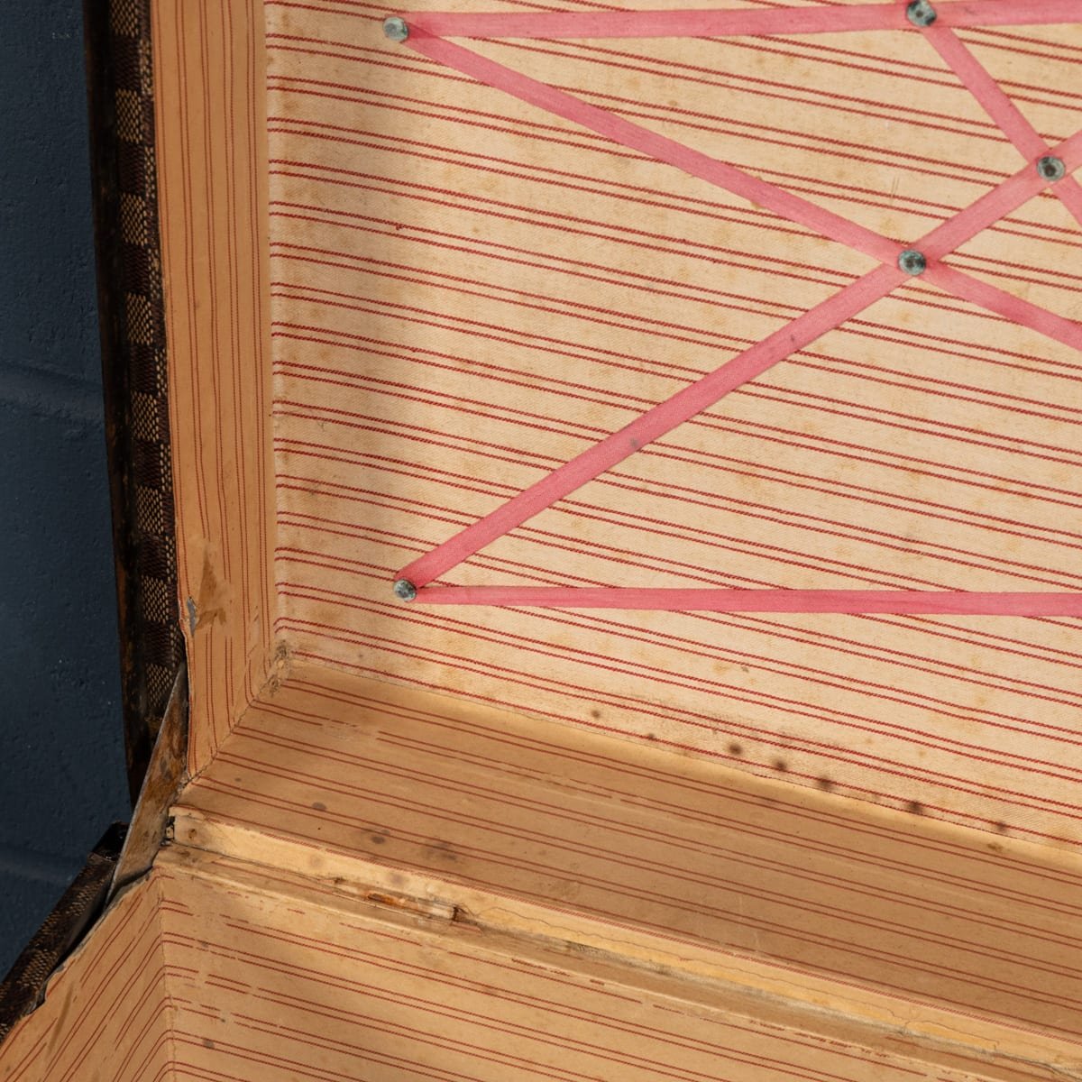 PUSHKINS.COM - B12250 - ANTIQUE 20thC LOUIS VUITTON TRUNK IN DAMIER CANVAS, FRANCE c.1900 - 17.jpg