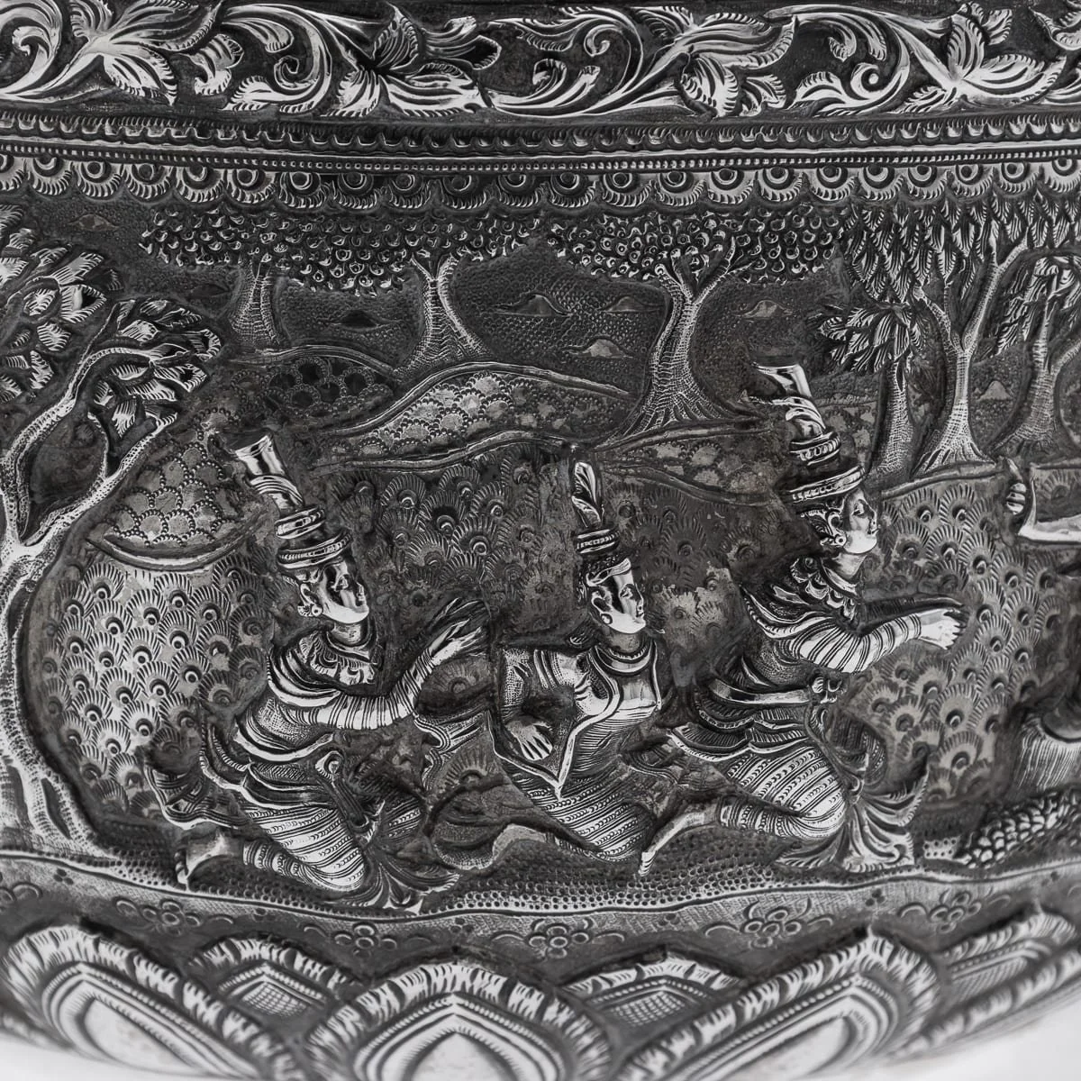 PUSHKINS.COM - A00153 - ANTIQUE 20thC BURMESE REPOUSSÉ SOLID SILVER "JATAKA TALES" BOWL c.1900 - 26.jpg