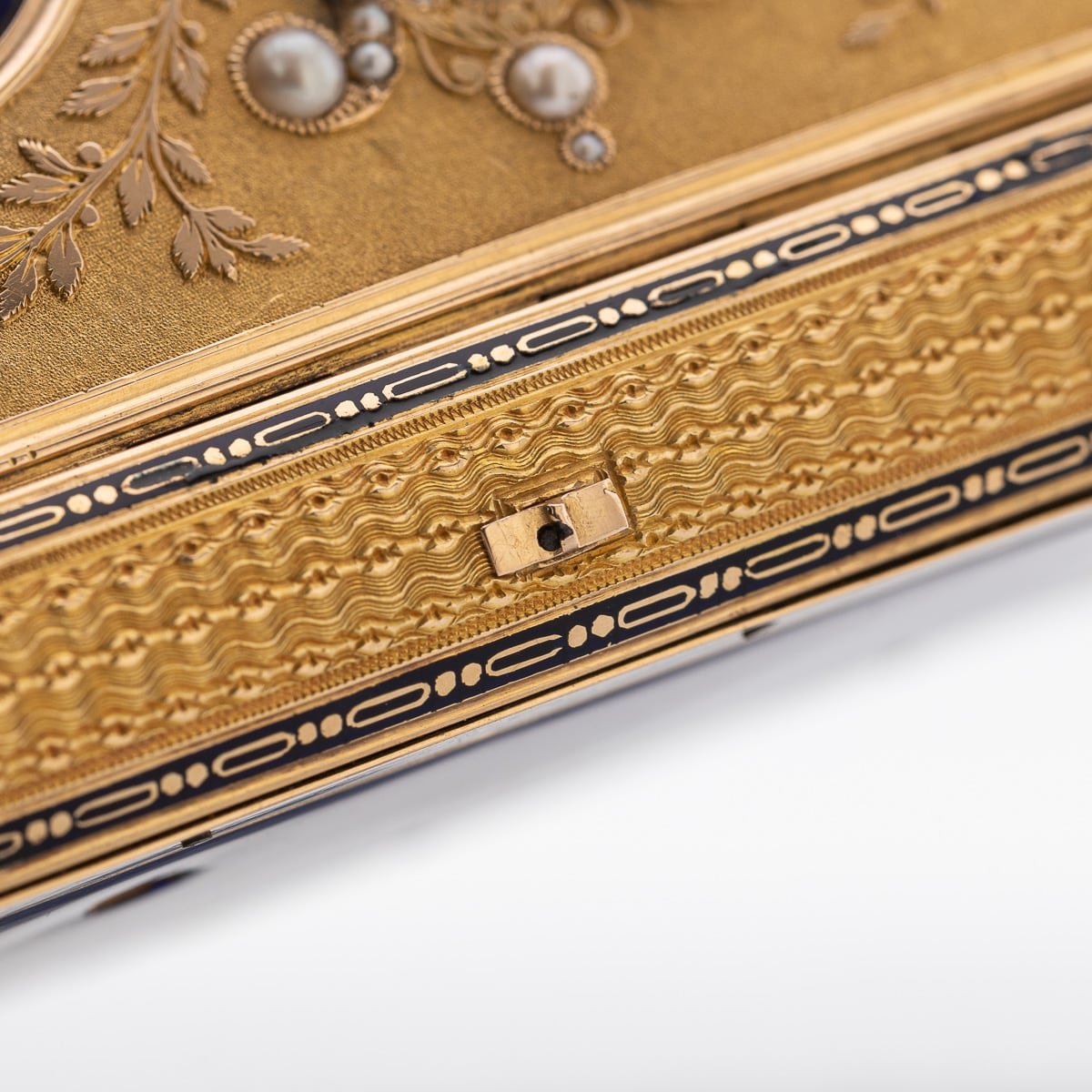 PUSHKIN'S - ANTIQUE 19thC SWISS 18k GOLD PEARL SET & ENAMEL MUSICAL BOX, REMOND c.1800 - 28.jpg