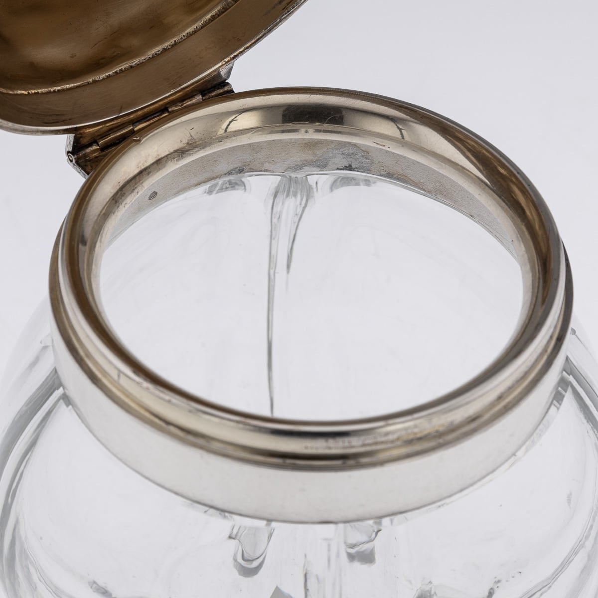 PUSHKIN'S - ANTIQUE 20thC BRITISH NOVELTY GLASS & SILVER PLATED BULLDOG SHAPED JAR c.1920 - 10.jpg