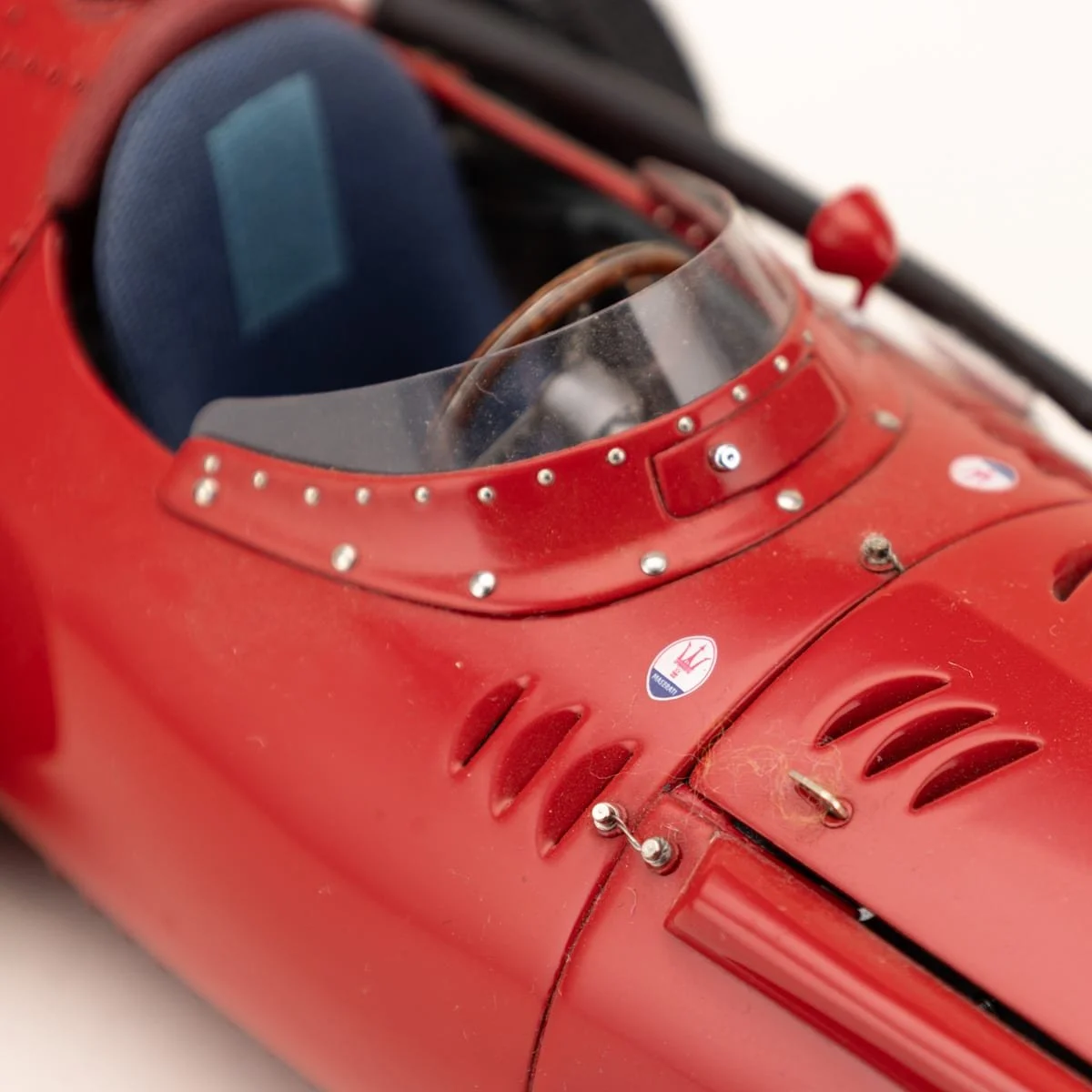 PUSHKINS.COM - Z12467 - VINTAGE 20thC CMC 1:18 SCALE MASERATI 250F F1 GP WINNING RACING CAR MODEL c.1957 - 12.jpg