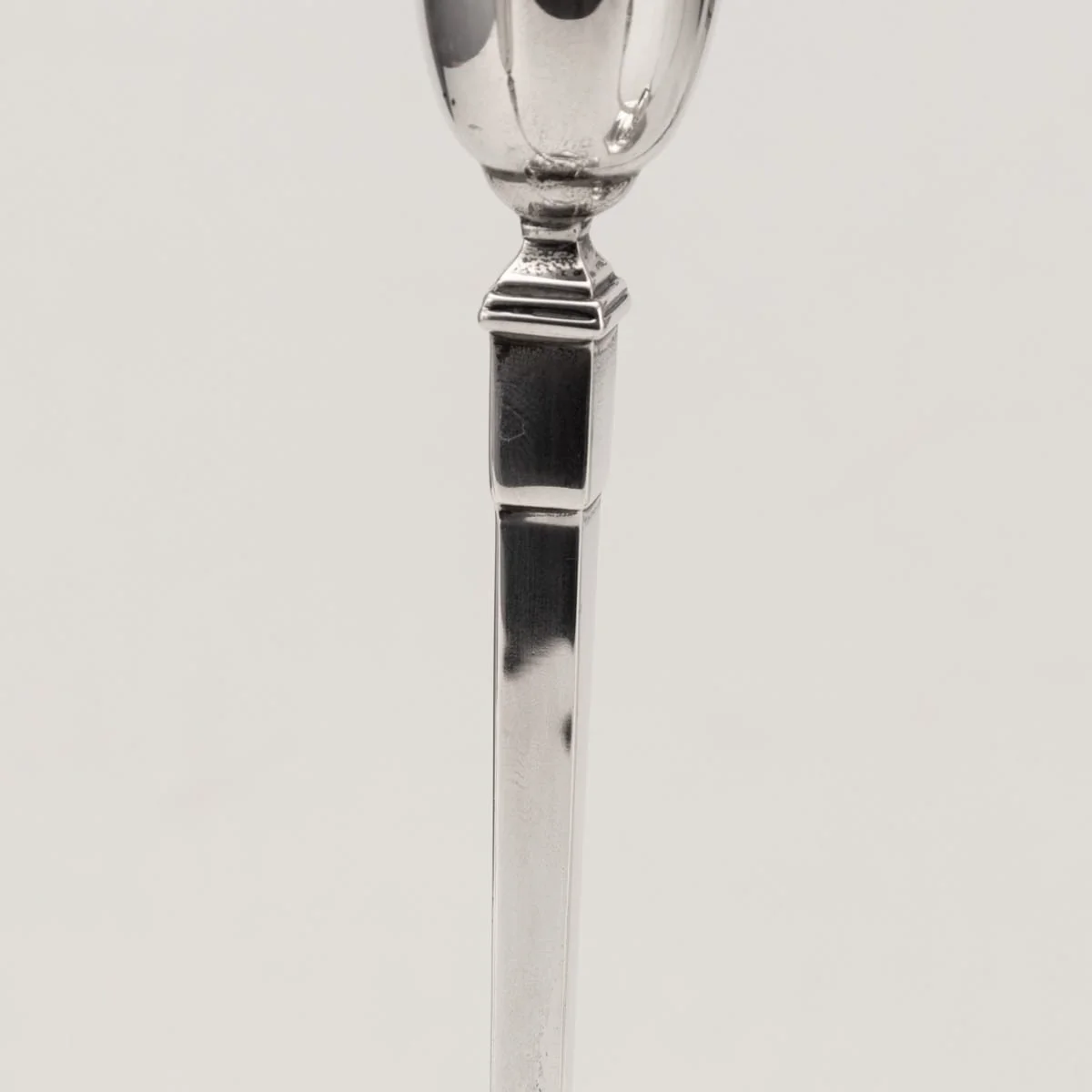 PUSHKINS.COM - Z12458 - VINTAGE 20thC ART DECO PAIR OF ENGLISH SOLID SILVER CANDELABRAS c.1935 - 09.jpg