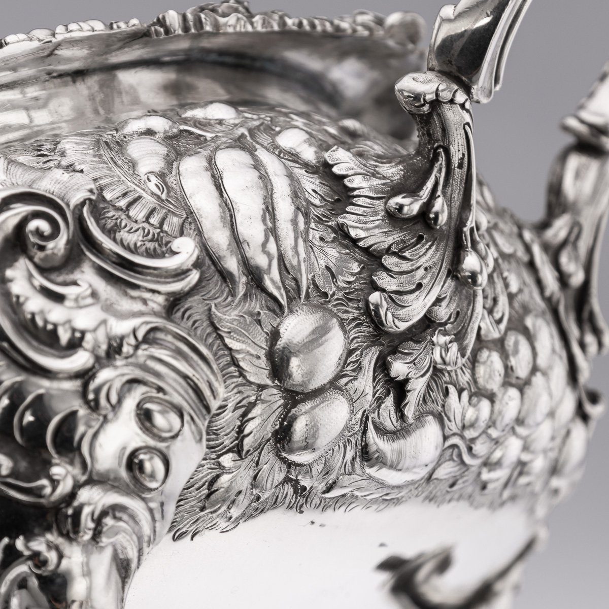 PUSHKINS.COM - B00060 - ANTIQUE 19thC GEORGIAN SOLID SILVER SOUP TUREEN BY EDWARD FARRELL, LONDON c.1823 - 26.jpg