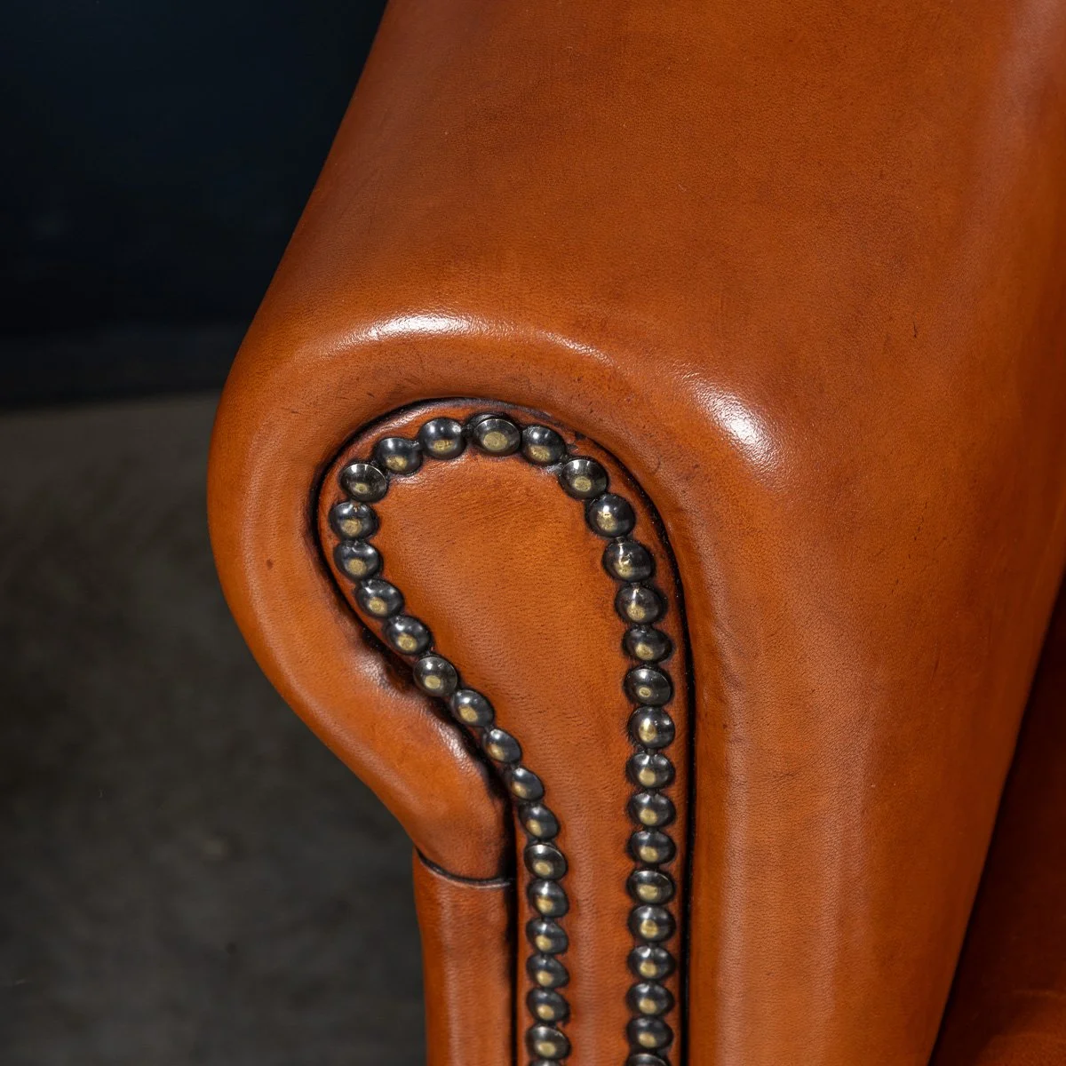 PUSHKINS.COM - B11464 - A PAIR OF 20thC DUTCH SHEEPSKIN LEATHER CLUB CHAIRS - 28.jpg