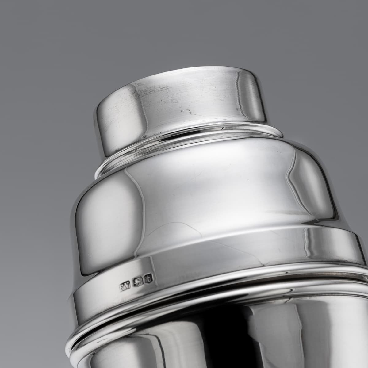 PUSHKINS.COM - A00191 - ART DECO 20thC ENGLISH SOLID SILVER COCKTAIL SHAKER, SHEFFIELD c.1936 - 13.jpg