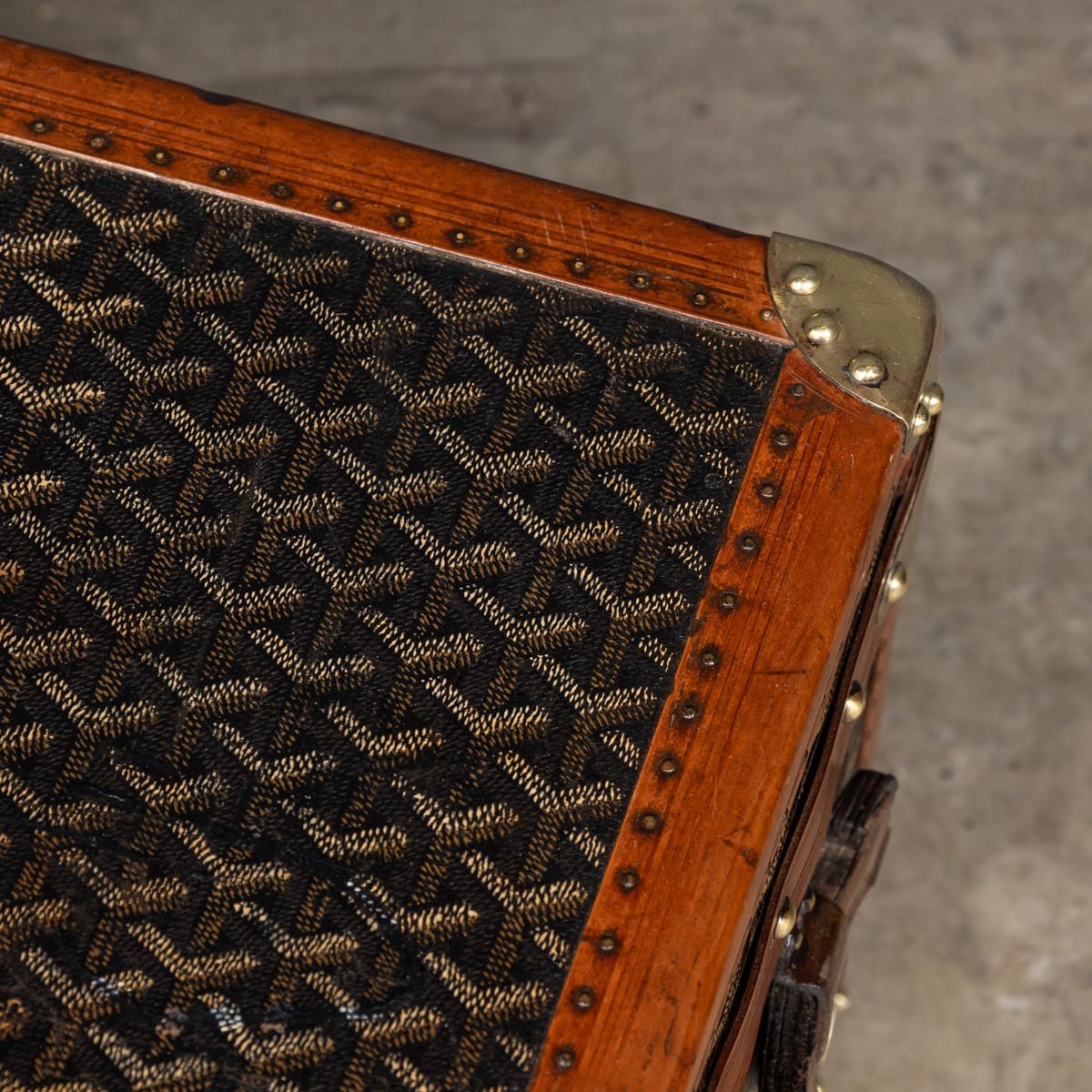 PUSHKIN'S - ANTIQUE 20thC FRENCH SMALL TRUNK BY GOYARD, PARIS c.1920 - 34.jpg