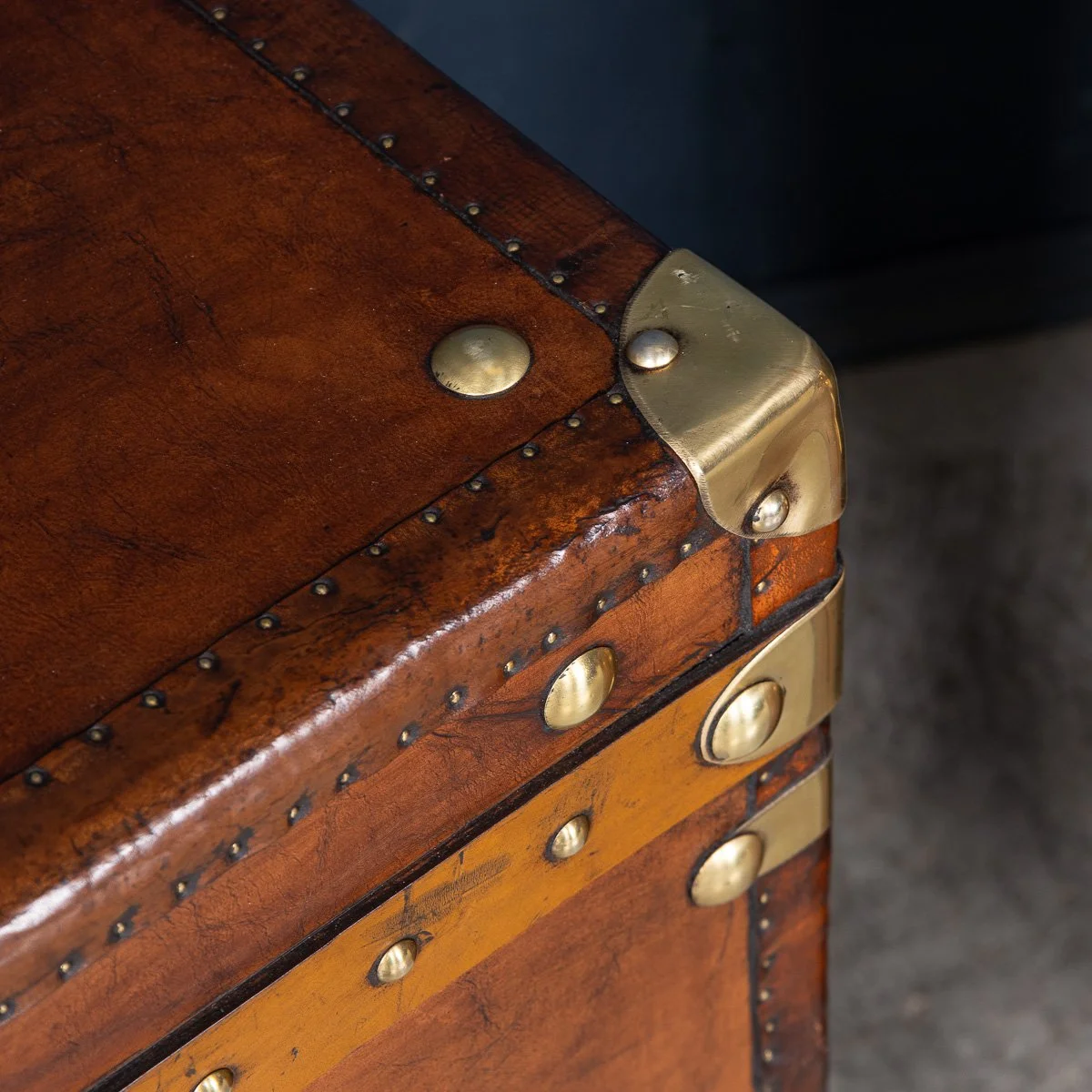PUSHKINS.COM - B11408d - 20thC PAIR OF LEATHER CLAD ENGLISH ARMY : NAVY STYLE TRUNKS - 24.jpg