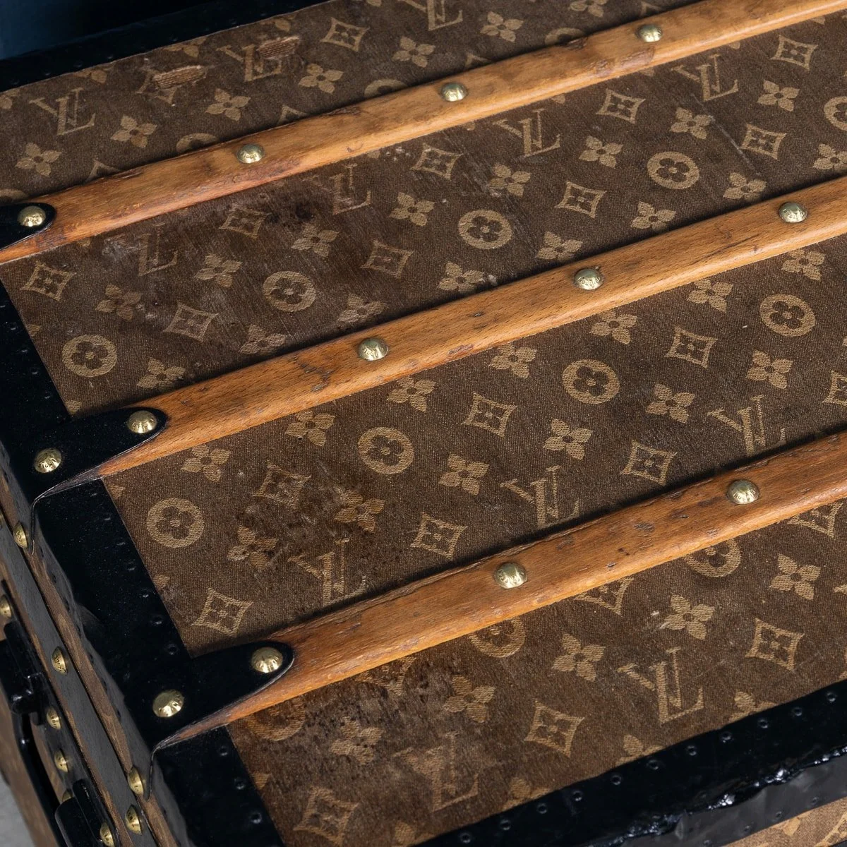 PUSHKIN'S - ANTIQUE 20thC LOUIS VUITTON TRUNK IN WOVEN CANVAS, FRANCE c.1900 3 - 25.jpg