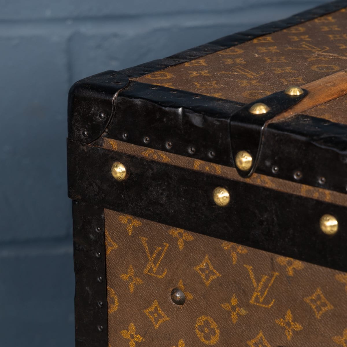 PUSHKINS.COM - B12257w - VINTAGE 20thC LOUIS VUITTON HAT TRUNK IN MONOGRAM CANVAS, FRANCE c.1930 - 40.jpg