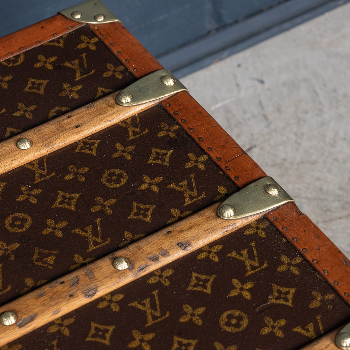 PUSHKINS.COM - B11270 - 20thC LOUIS VUITTON CABIN TRUNK IN MONOGRAM CANVAS, FRANCE c.1930 - 22.jpg
