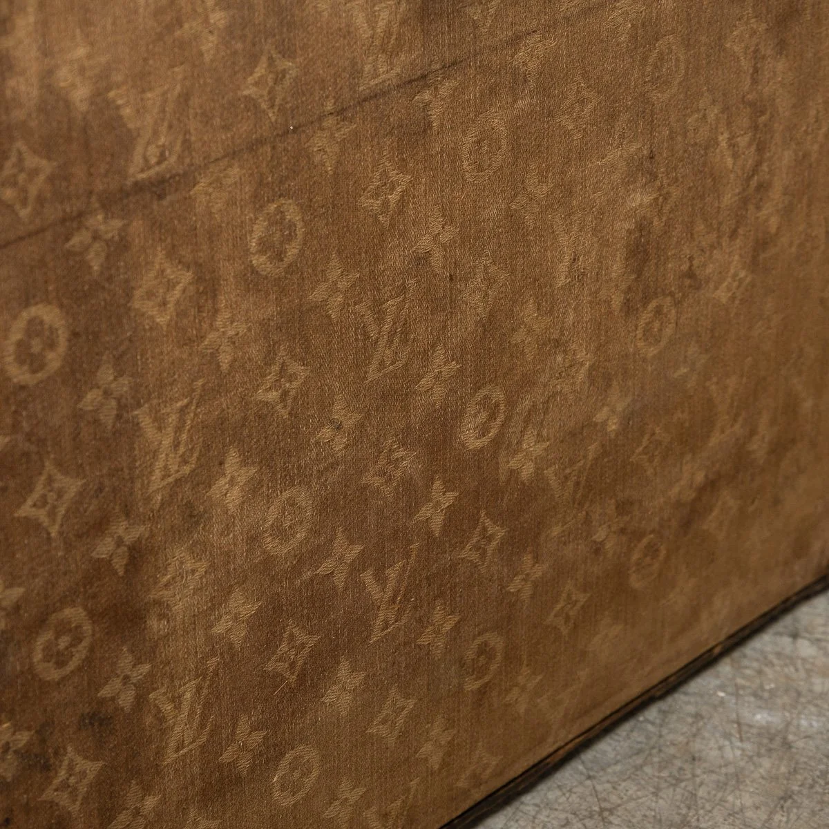 PUSHKINS.COM - B11503w - ANTIQUE 20thC LOUIS VUITTON HAT TRUNK IN WOVEN CANVAS, FRANCE c.1890 - 44.jpg