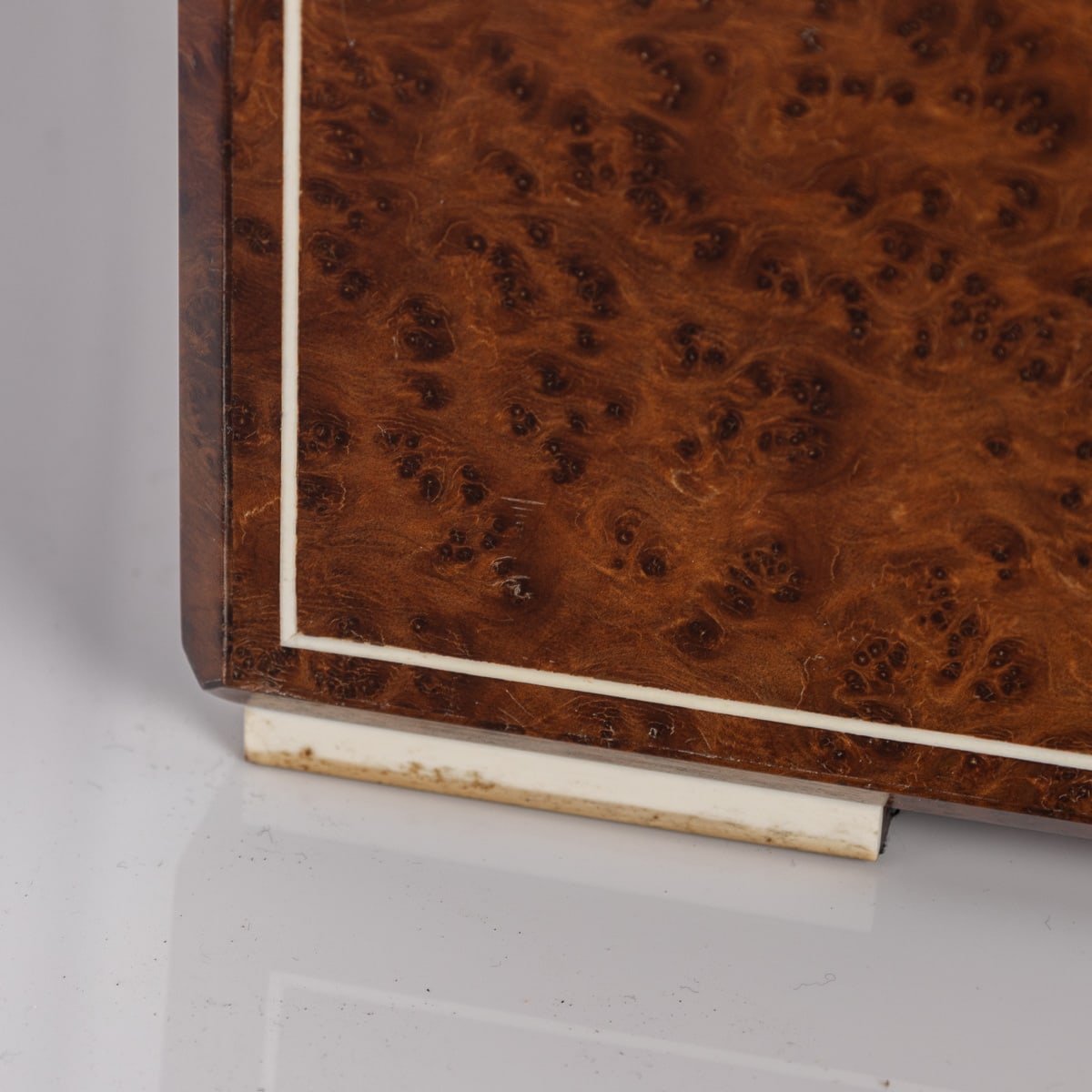 PUSHKINS.COM - B11242 - VINTAGE 20thC ART DECO BURR WALNUT CIGAR HUMIDOR BY DUNHILL, ENGLAND c.1930 - 09.jpg