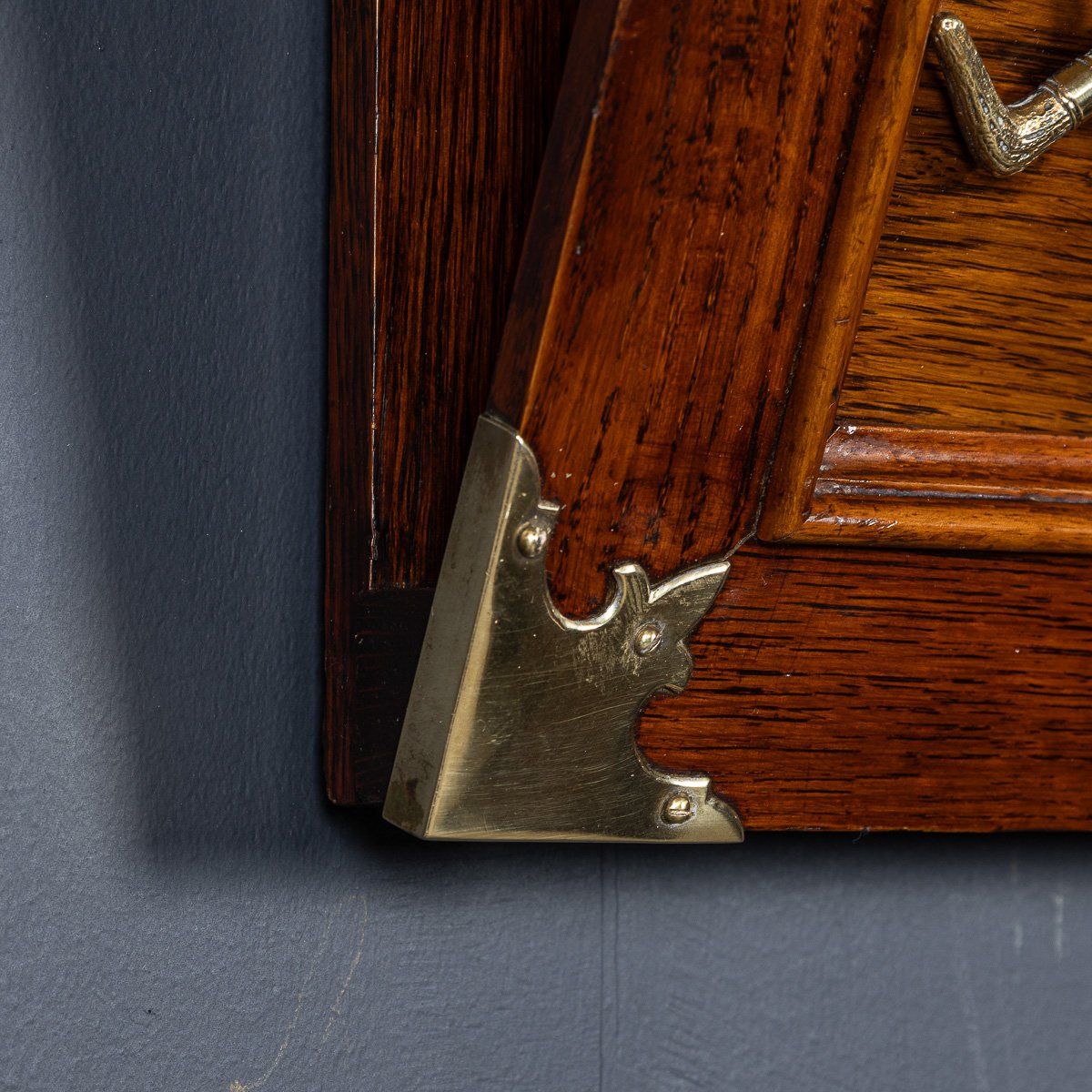 PUSHKINS.COM - D11135 - ANTIQUE 19thC VICTORIAN NEWSPAPER RACK WITH FOX HEAD & BRASS DETAIL c.1890 - 06.jpg