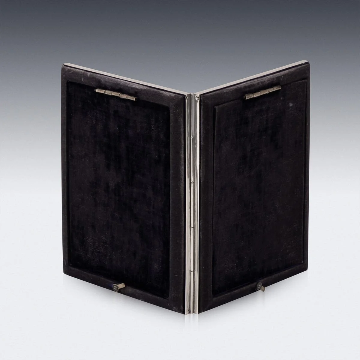 PUSHKINS.COM - Z12159 - ANTIQUE 20thC ENGLISH SOLID SILVER DOUBLE PHOTOGRAPH FRAME, BIRMINGHAM c.1911 - 05.jpg