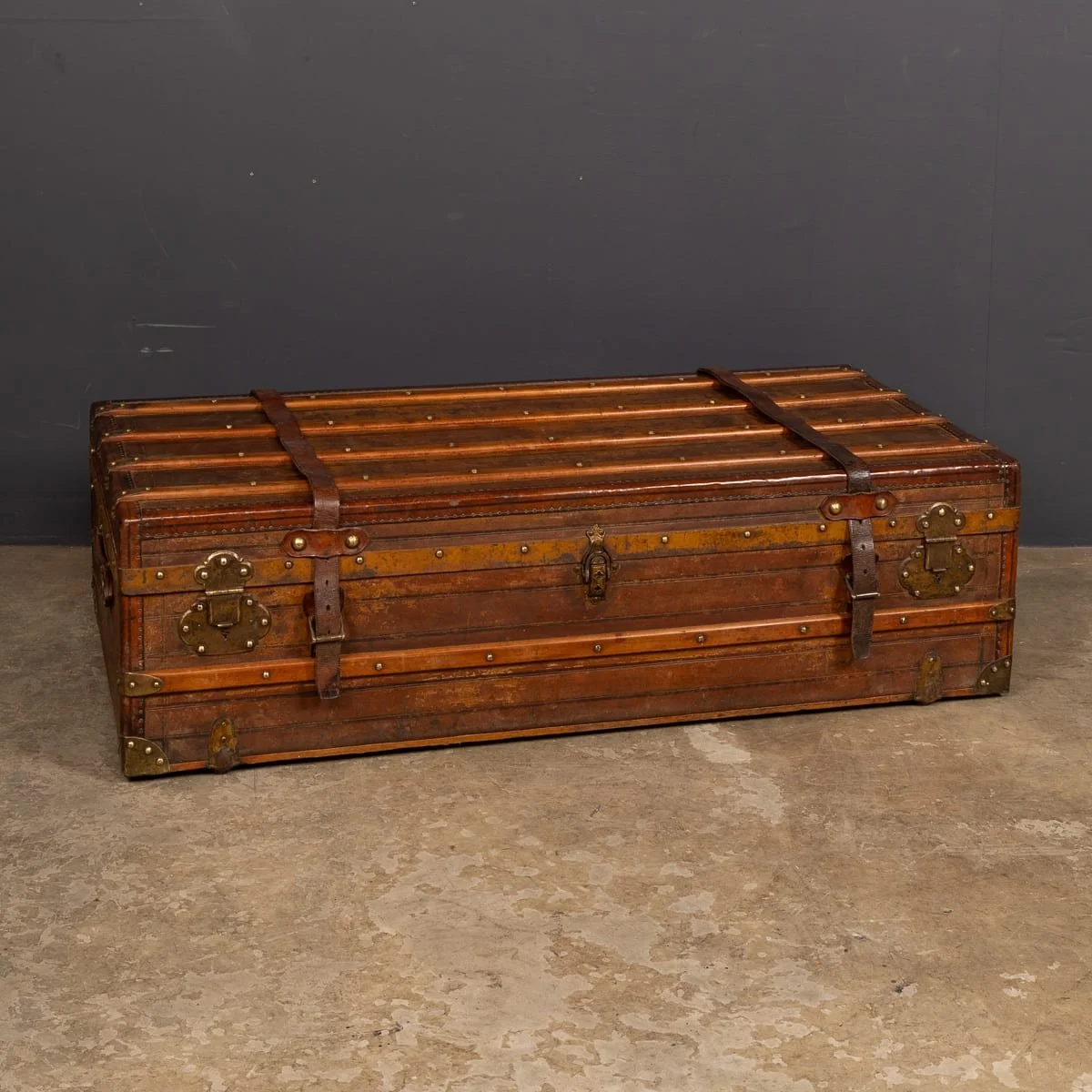 PUSHKINS.COM - Z12137 - ANTIQUE 19thC VICTORIAN LEATHER TRAVEL TRUNK c.1870 - 03.jpg