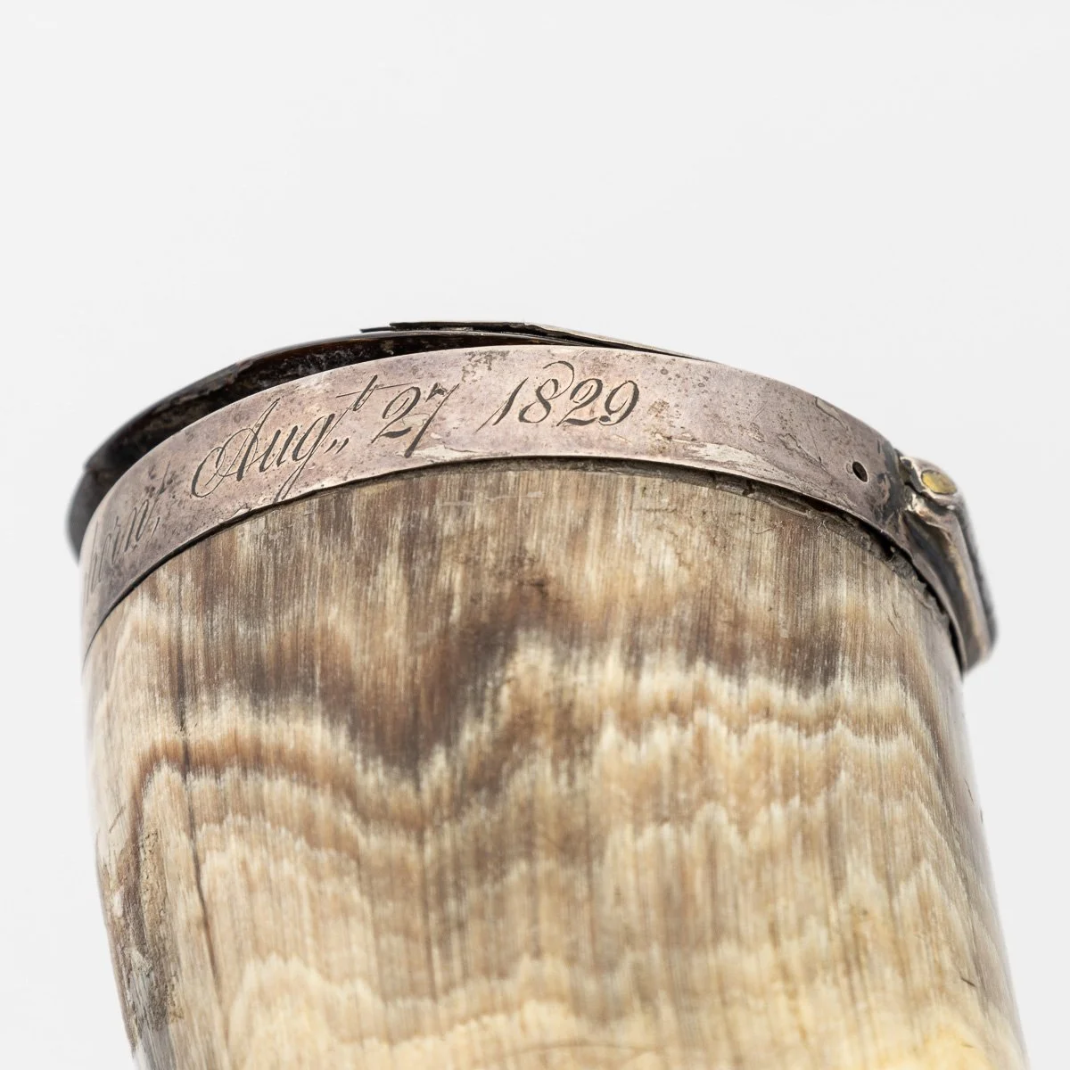 PUSHKINS.COM - B11488d - ANTIQUE 19thC SCOTTISH SILVER MOUNTED HORN TABLE SNUFF MULL c.1829 - 17.jpg