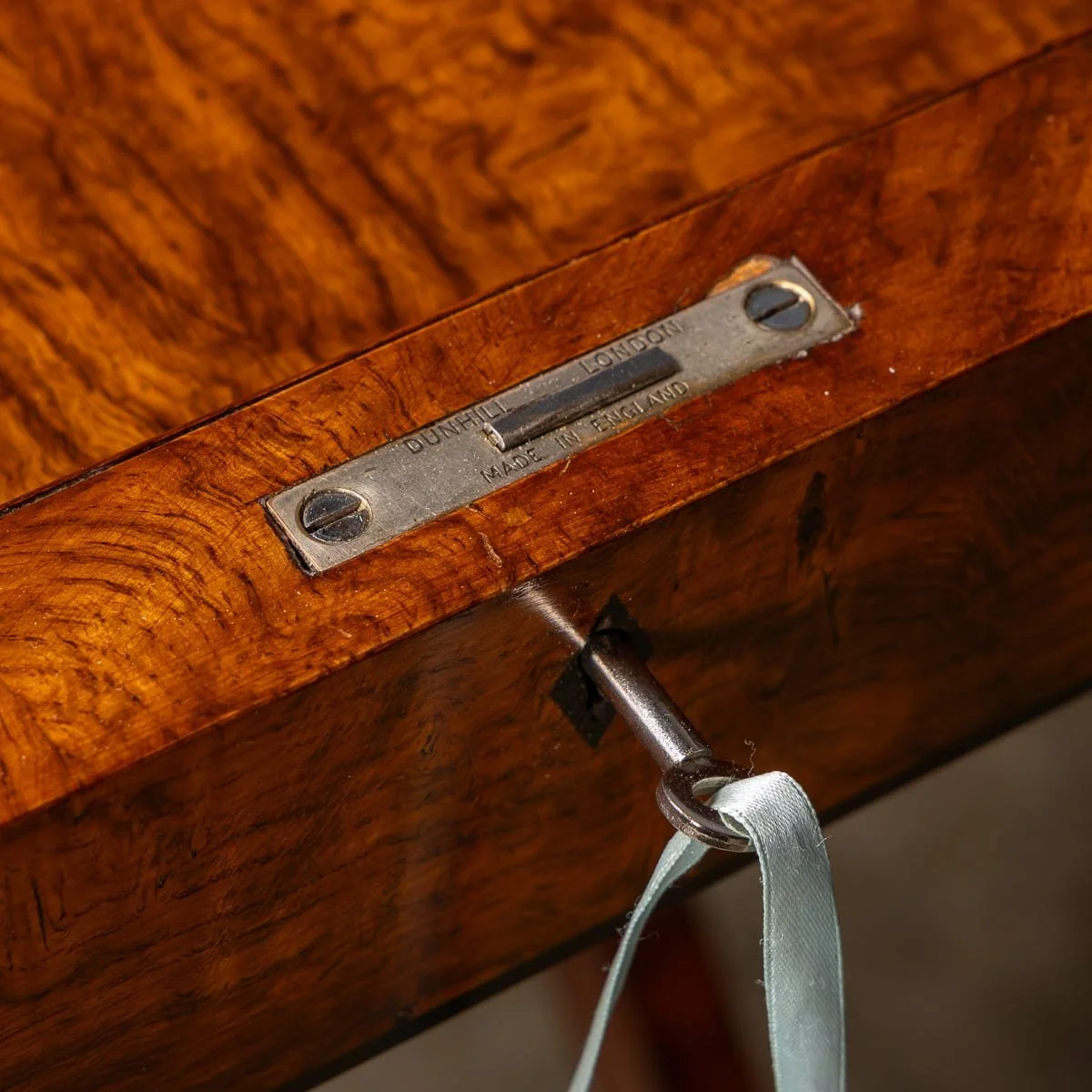 PUSHKINS.COM - D11769 - VINTAGE 20thC ENGLISH BURR WALNUT FOLDING BACKGAMMON TABLE BY DUNHILL c.1960 - 23.jpg