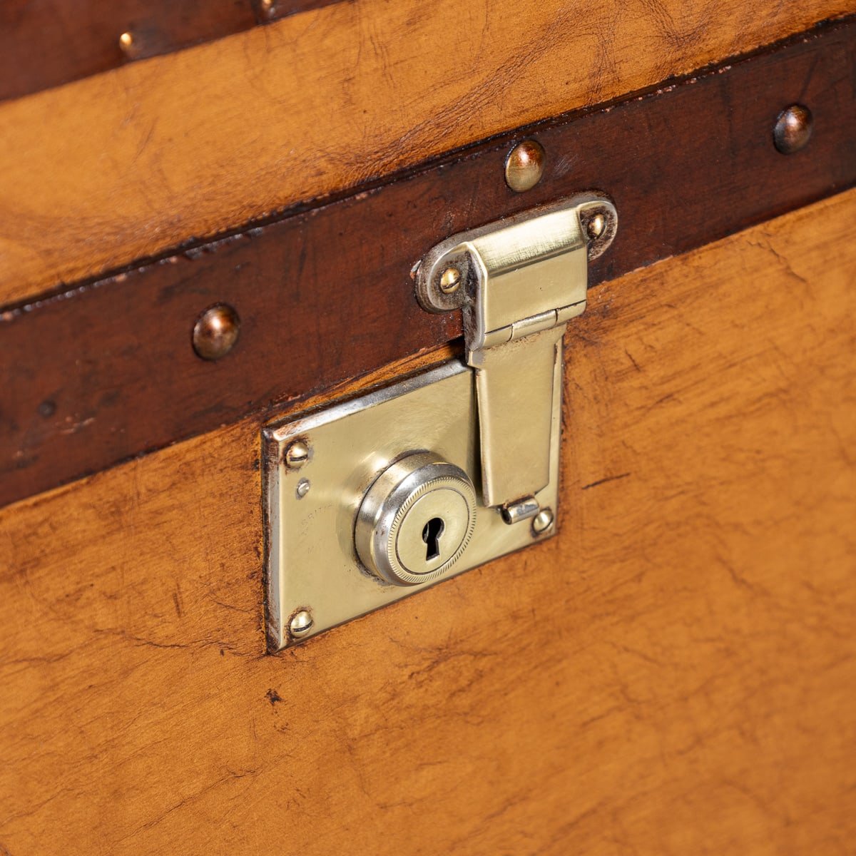PUSHKINS.COM - B11174 - 20thC PAIR OF LEATHER CLAD ENGLISH ARMY : NAVY STYLE TRUNKS - 22.jpg