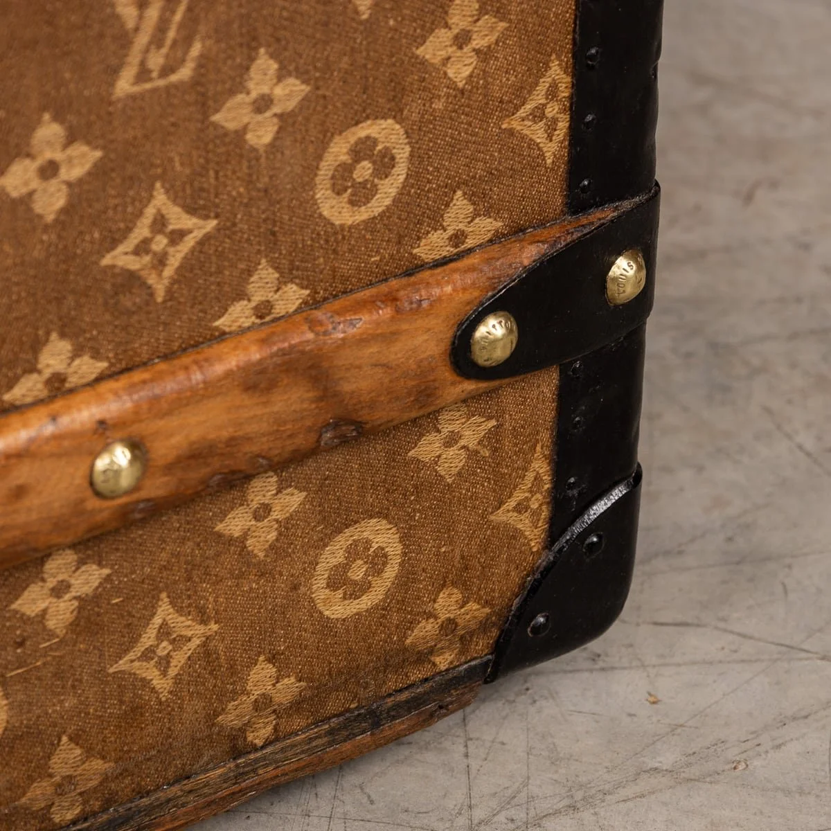 PUSHKIN'S - ANTIQUE 19thC LOUIS VUITTON TRUNK IN WOVEN CANVAS, FRANCE c.1890 - 33.jpg