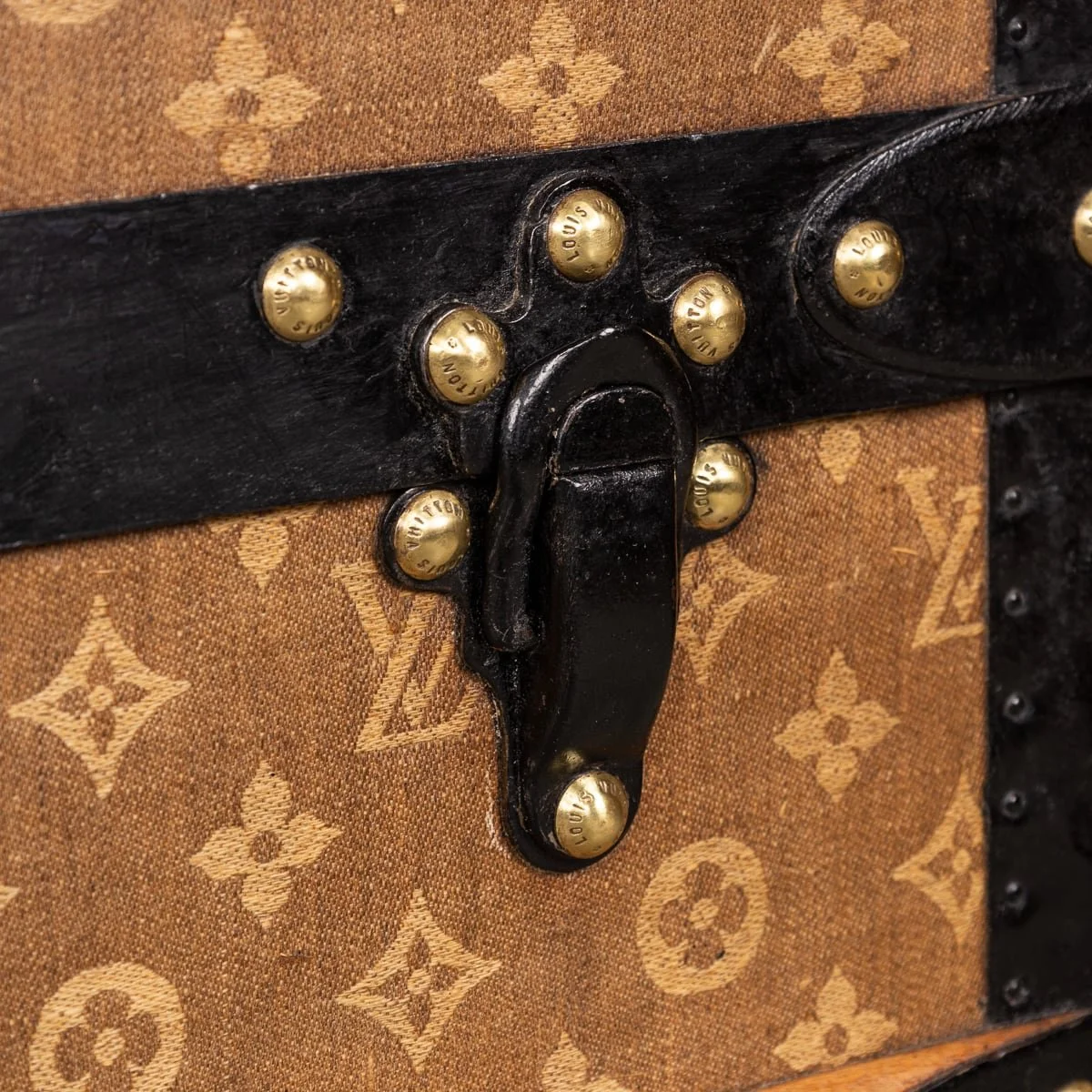 PUSHKIN'S - ANTIQUE 19thC LOUIS VUITTON TRUNK IN WOVEN CANVAS, FRANCE c.1890 - 22.jpg