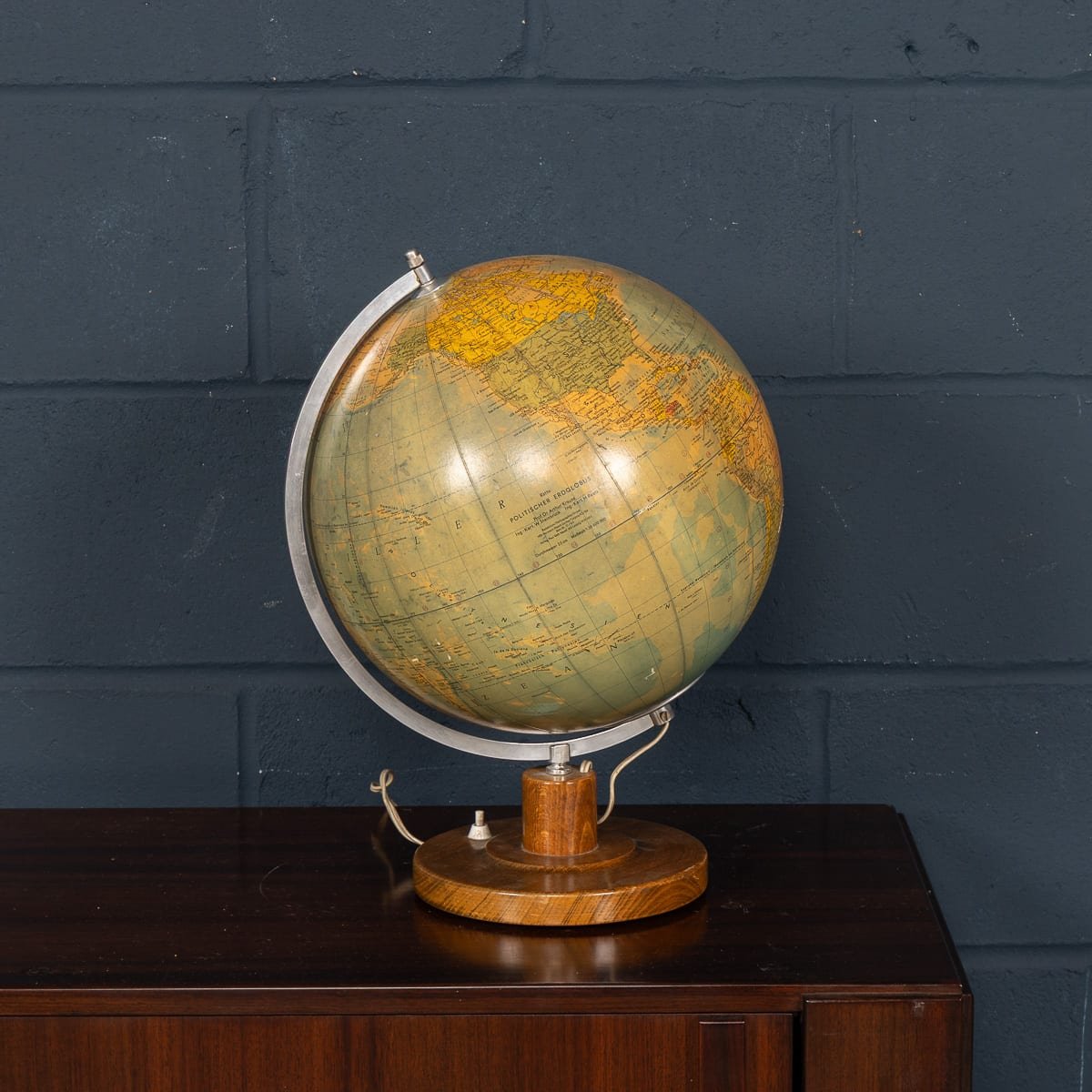 PUSHKINS.COM - B12032 - VINTAGE 20thC GERMAN ILLUMINATED TERRESTRIAL GLOBE BY RÄTH - 06.jpg