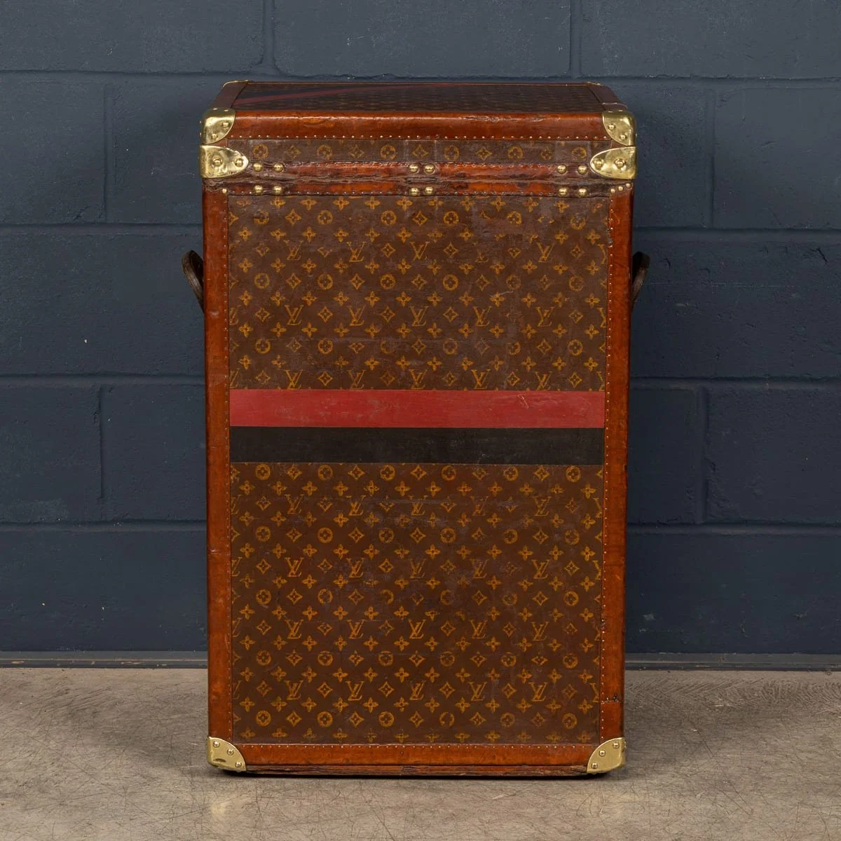 PUSHKINS.COM - B11871 - ANTIQUE 20thC LOUIS VUITTON 'MALLE SECRETAIRE' DESK TRUNK IN MONOGRAM CANVAS - 09.jpg