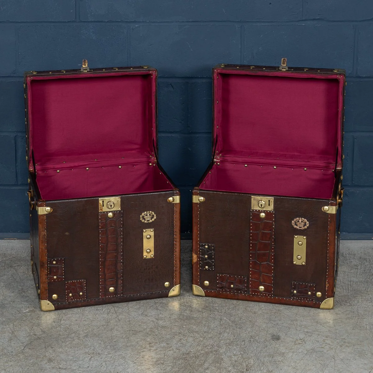 PUSHKINS.COM - B11411d - 20thC PAIR OF LEATHER CLAD ENGLISH ARMY : NAVY STYLE TRUNKS - 08.jpg