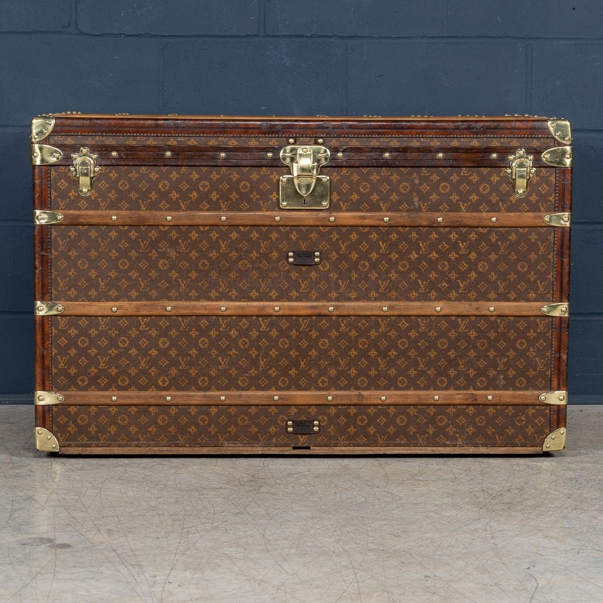 PUSHKINS.COM - B11232h - ANTIQUE 20thC LOUIS VUITTON MALLE HAUTE TRUNK IN MONOGRAM CANVAS, FRANCE c.1910 - 04.jpg