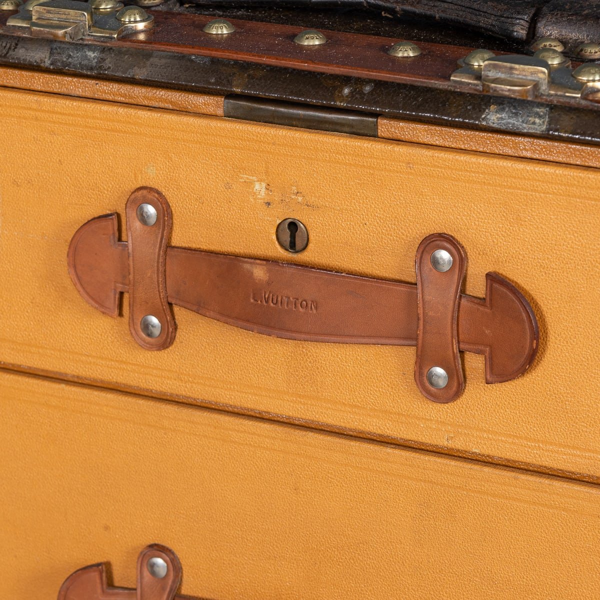 PUSHKINS.COM - B11231h - 20thC LOUIS VUITTON WARDROBE TRUNK IN MONOGRAM CANVAS, FRANCE - 15.jpg