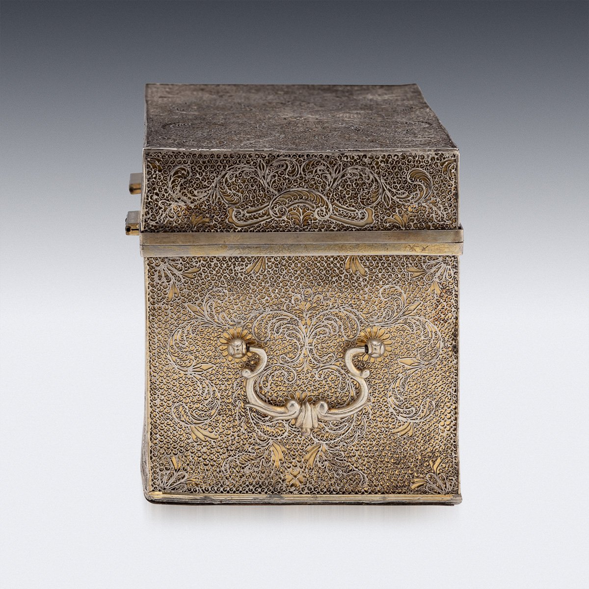PUSHKINS.COM - J11070 - ANTIQUE 17thC INDO-PORTUGUESE SOLID SILVER FILIGREE TEA CHEST, GOA c.1680 - 08.jpg