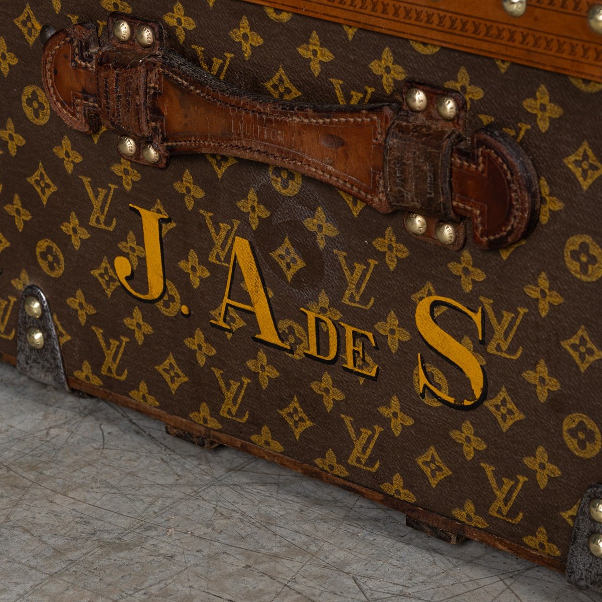 PUSHKINS.COM - B11233d - 20thC LOUIS VUITTON CABIN TRUNK IN MONOGRAM CANVAS, FRANCE c.1930 - 28.jpg