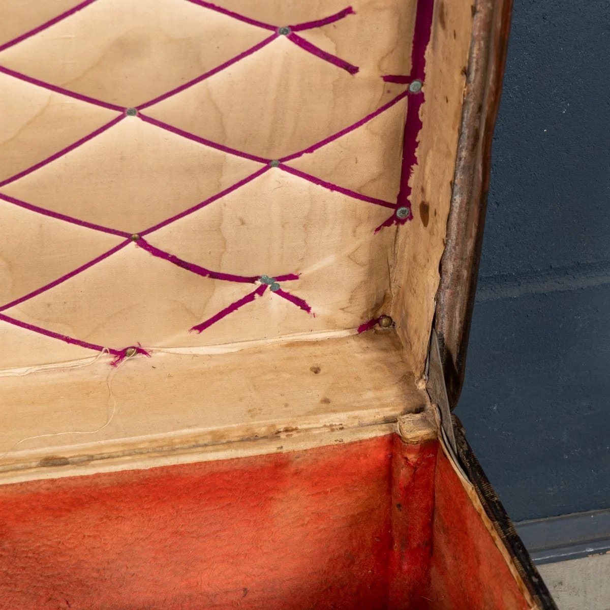 PUSHKINS.COM - B12256w - ANTIQUE 19thC LOUIS VUITTON STEAMER TRUNK IN DAMIER CANVAS, FRANCE c.1890 - 25.jpg
